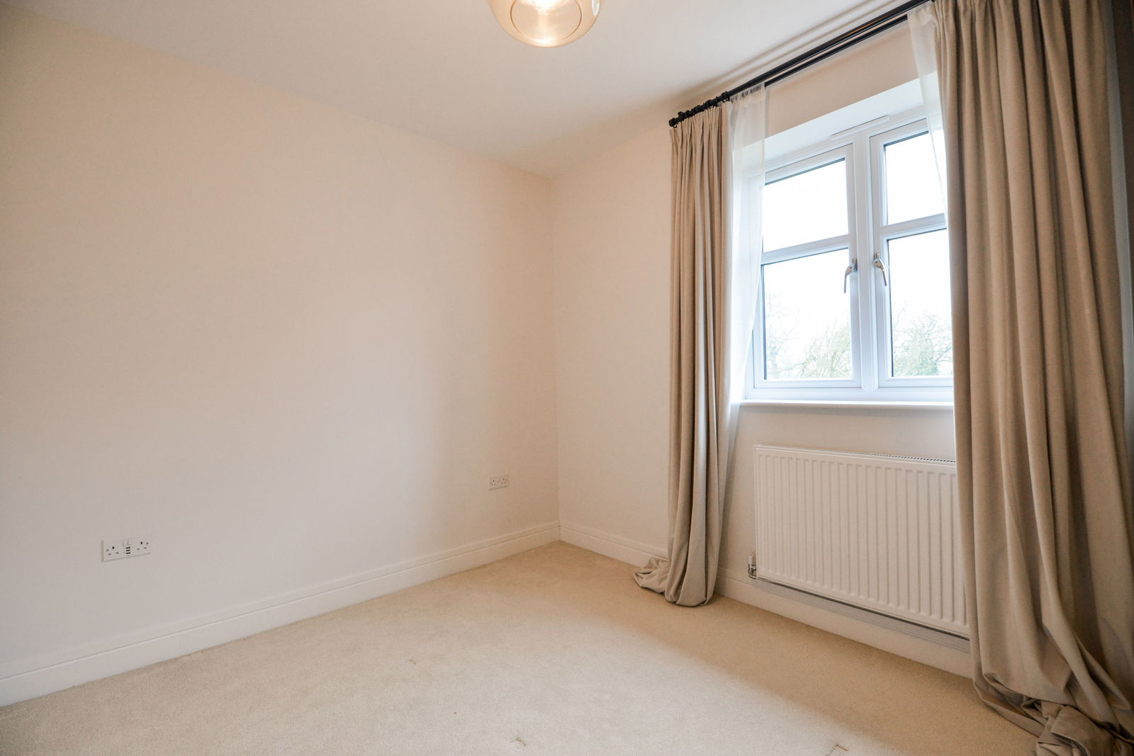 3 bed terraced house to rent in Leatherhead, KT22 0AS  - Property Image 11