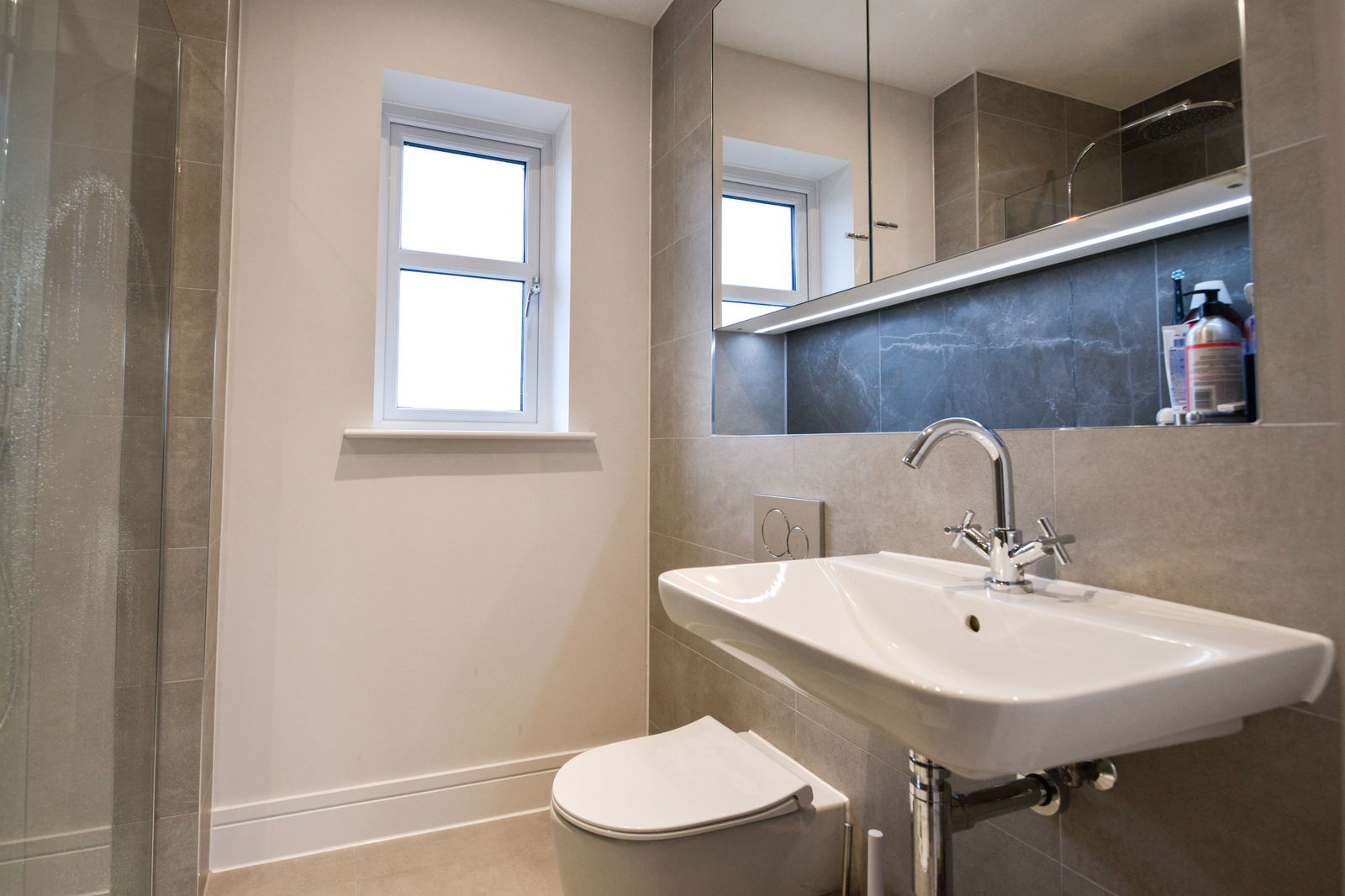 3 bed terraced house to rent in Leatherhead, KT22 0AS  - Property Image 12