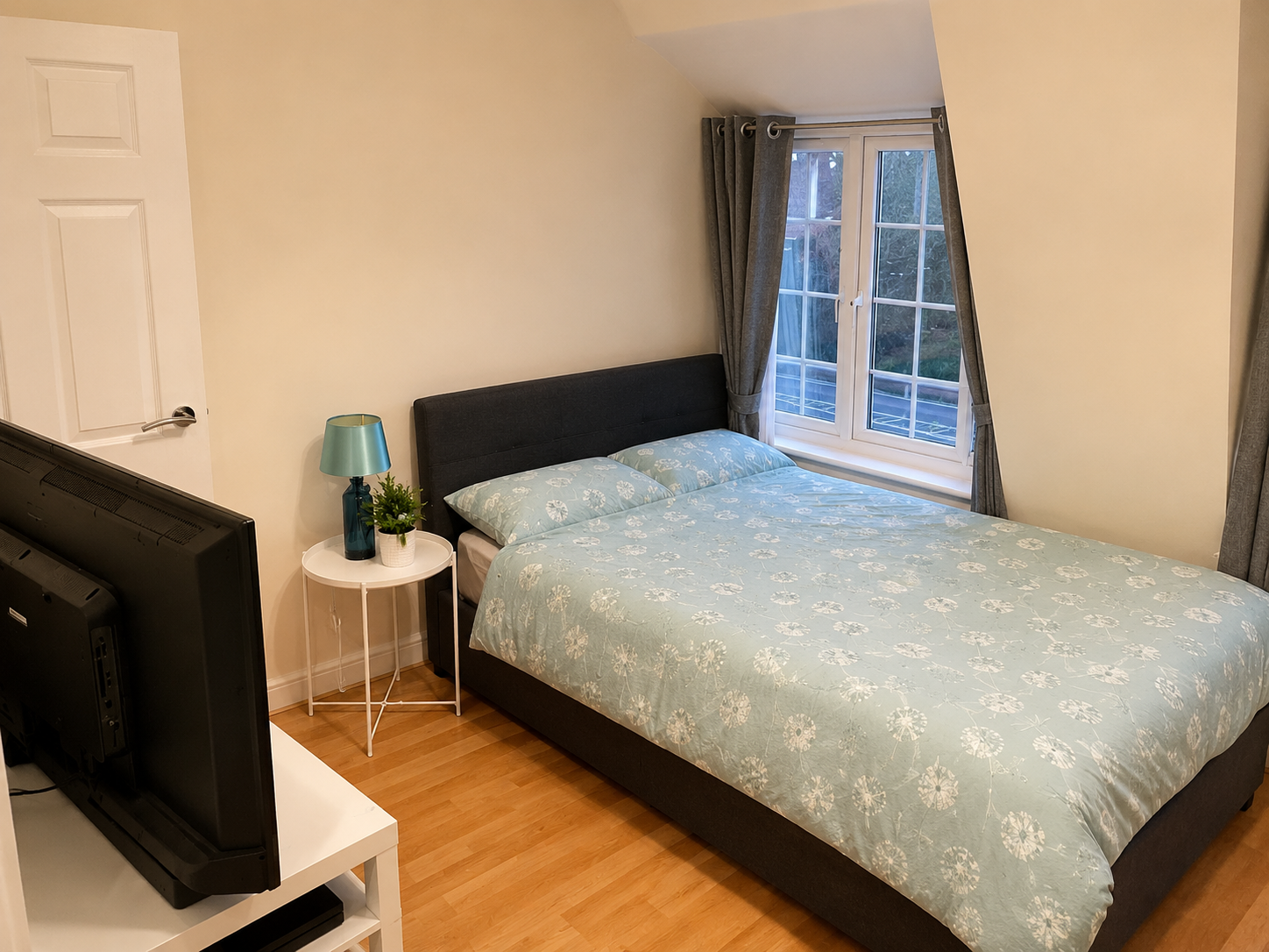 2 bed flat to rent in London Road, Guildford, GU4 7JS  - Property Image 4