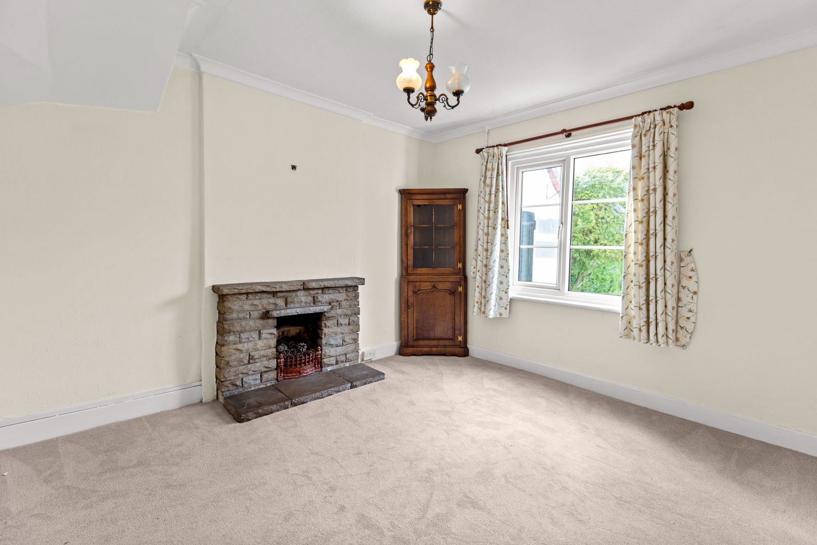 3 bed semi-detached house to rent in Worplesdon Road, Guildford, GU2  - Property Image 2
