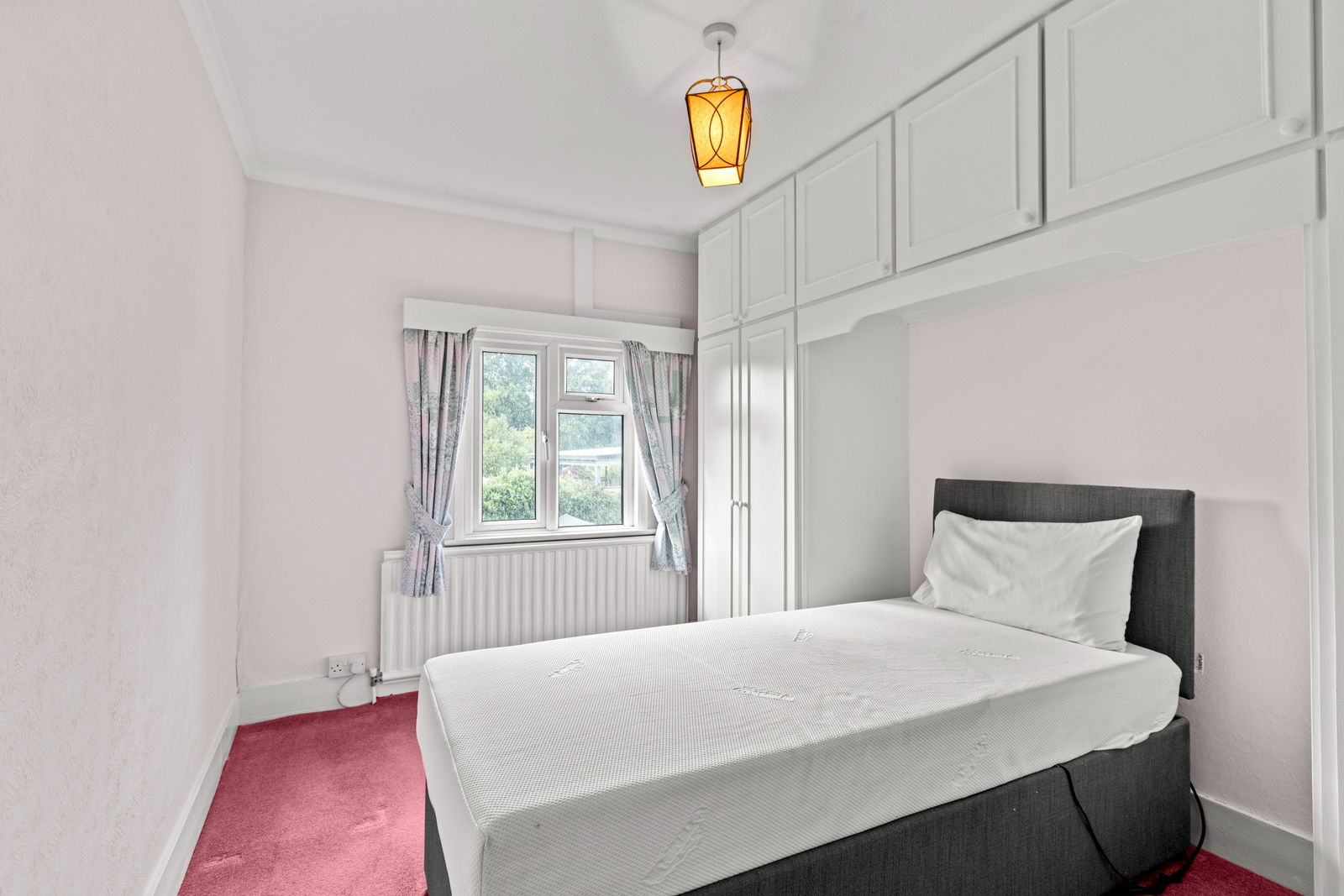 3 bed semi-detached house to rent in Worplesdon Road, Guildford, GU2  - Property Image 8