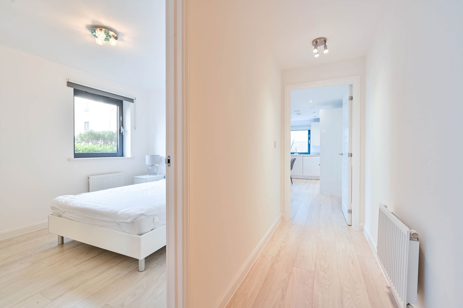 2 bed flat for sale in Walnut Tree Close, Guildford  - Property Image 13