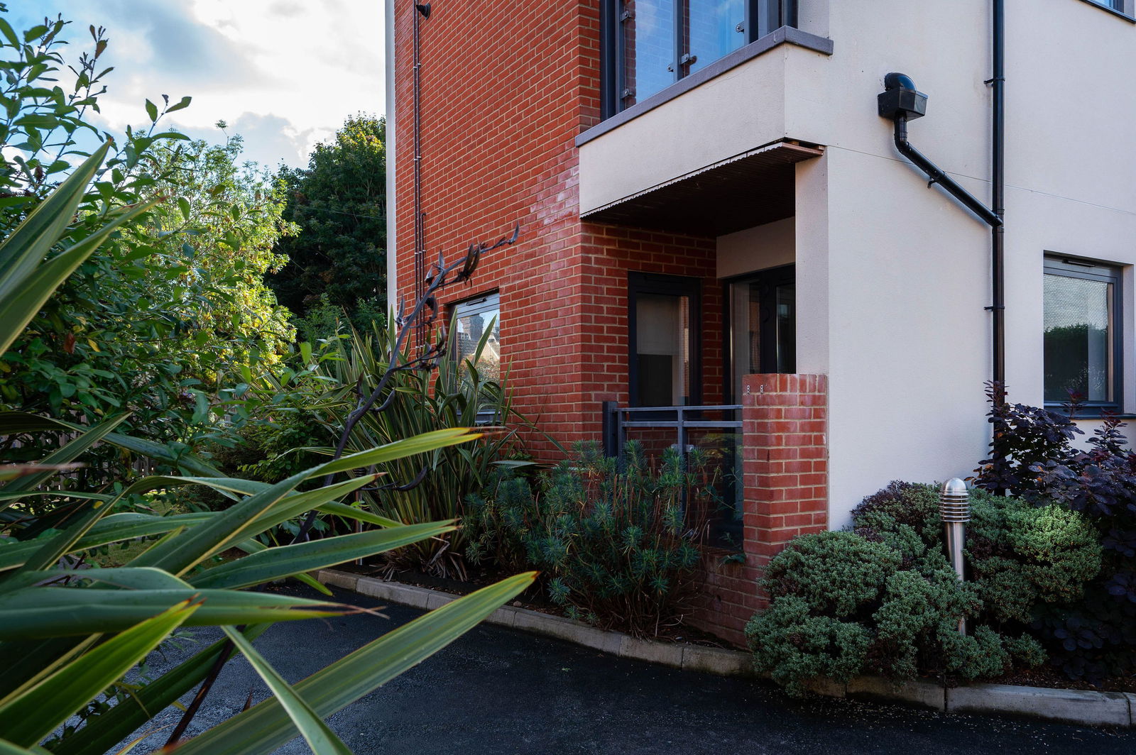 2 bed flat for sale in Walnut Tree Close, Guildford 15