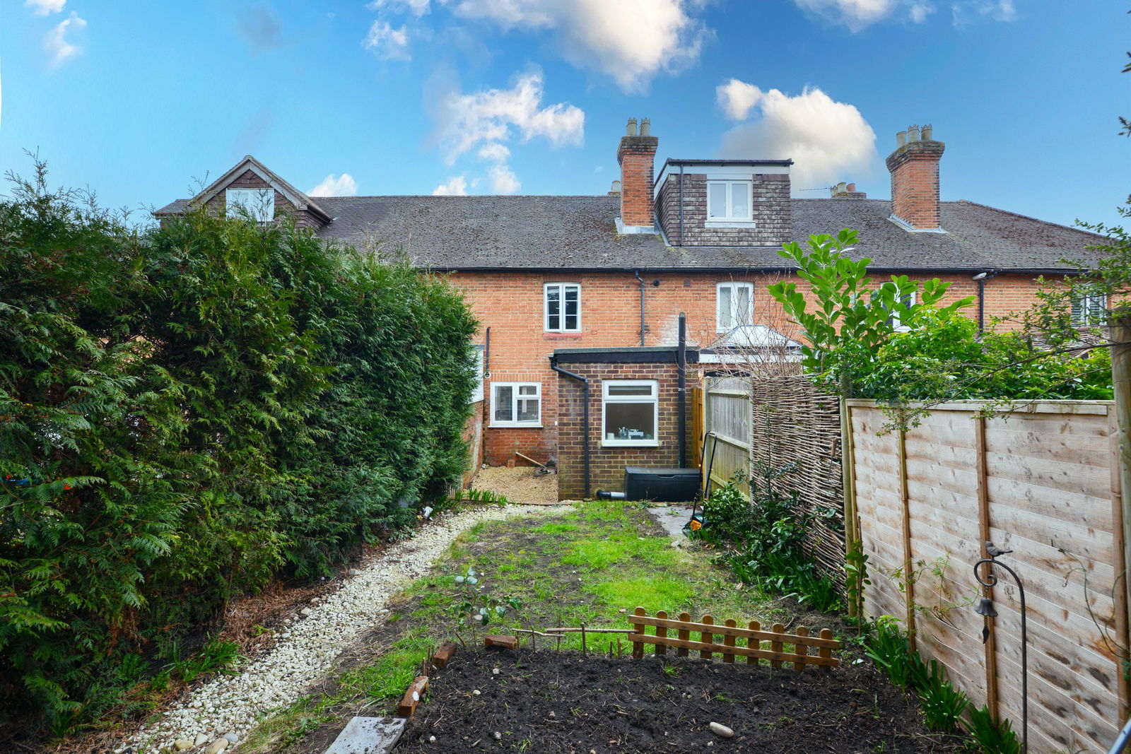 2 bed terraced house for sale in Weyside Road, Guildford, GU1  - Property Image 6
