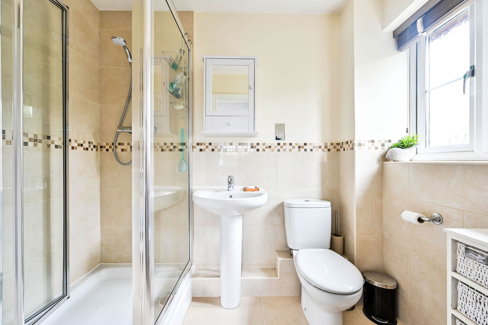 4 bed detached house for sale in Woodlands Road, Leatherhead  - Property Image 15