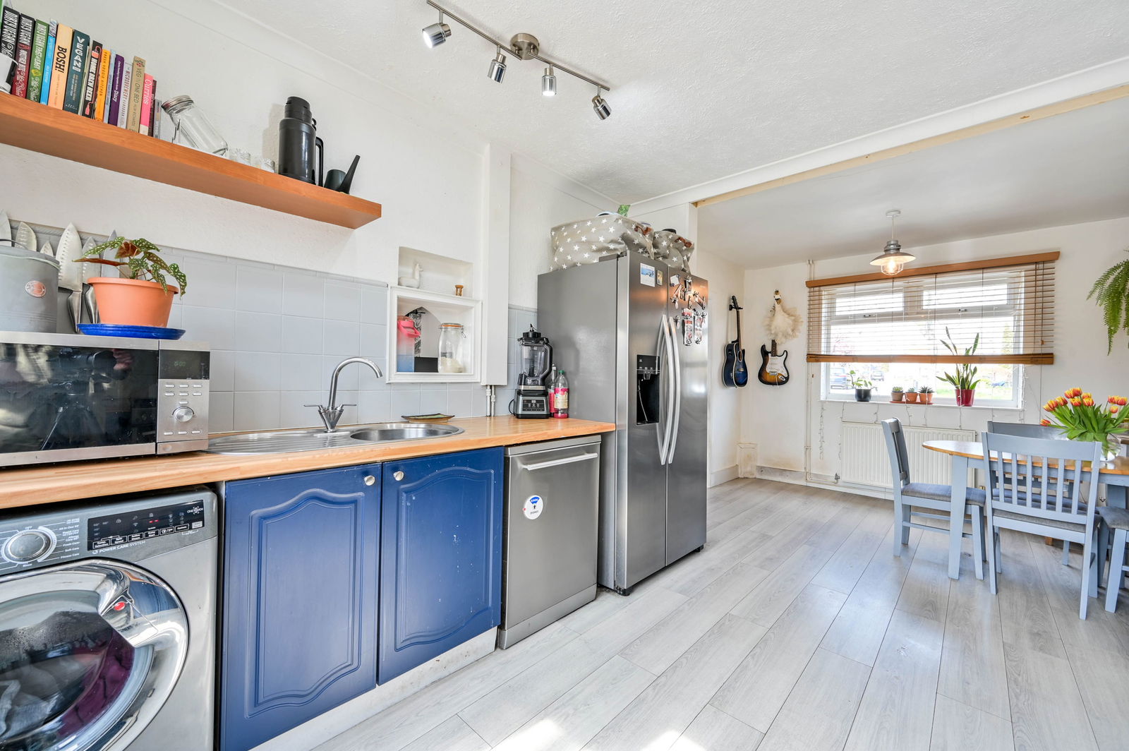 4 bed semi-detached house for sale in Stormont Way, Chessington 7