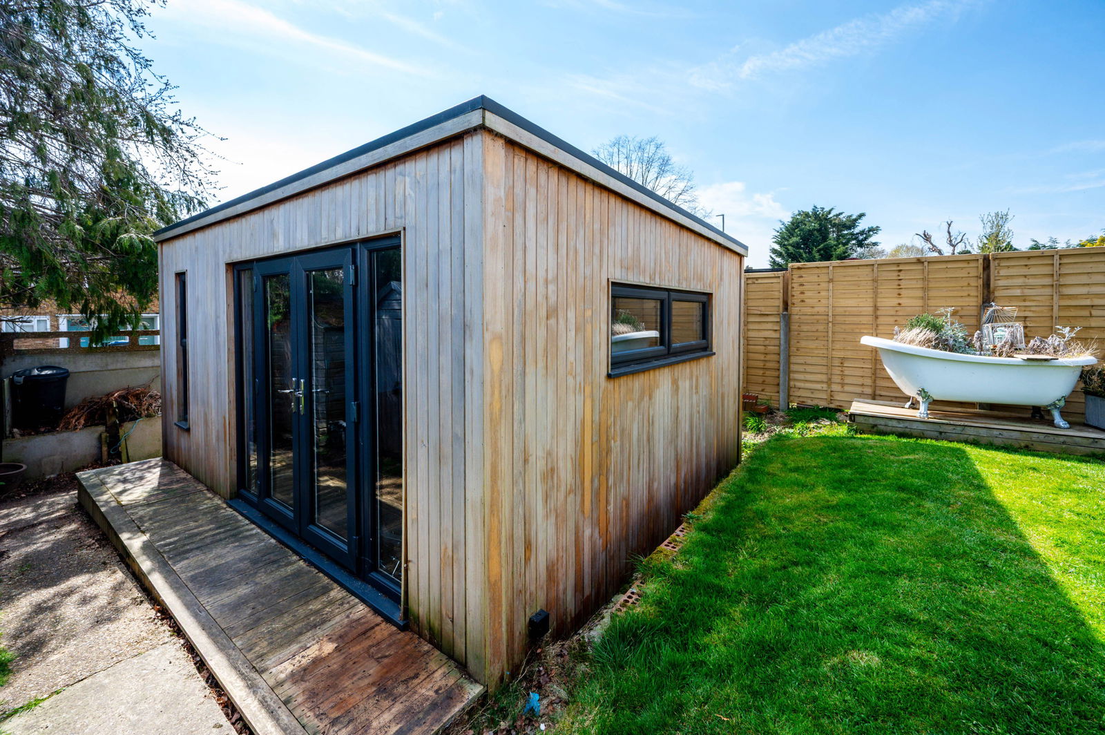 4 bed semi-detached house for sale in Stormont Way, Chessington  - Property Image 10