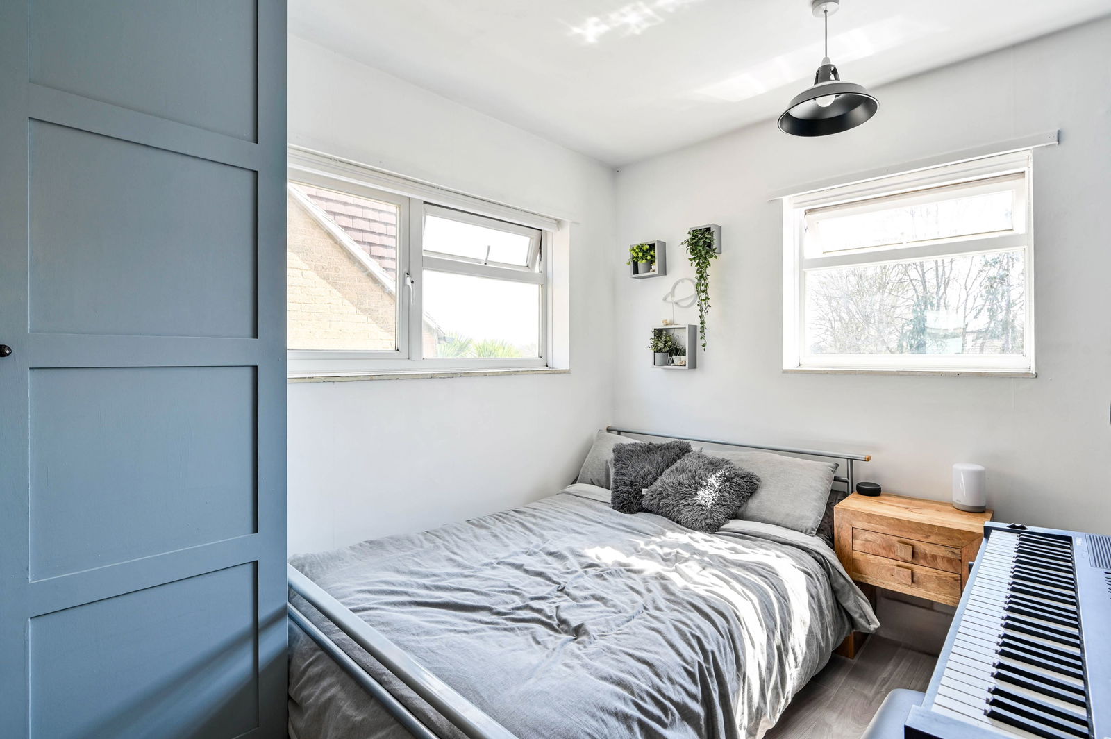 4 bed semi-detached house for sale in Stormont Way, Chessington 15