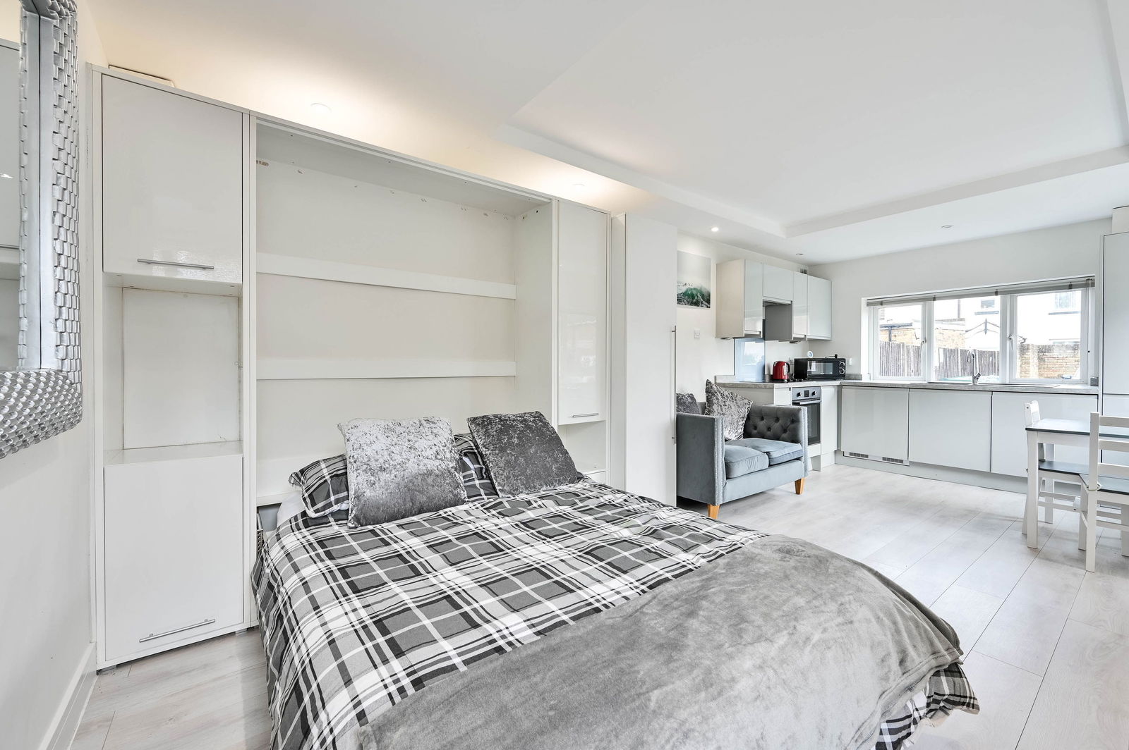 1 bed studio flat to rent in Richmond Road, Staines-Upon-Thames, TW18  - Property Image 3