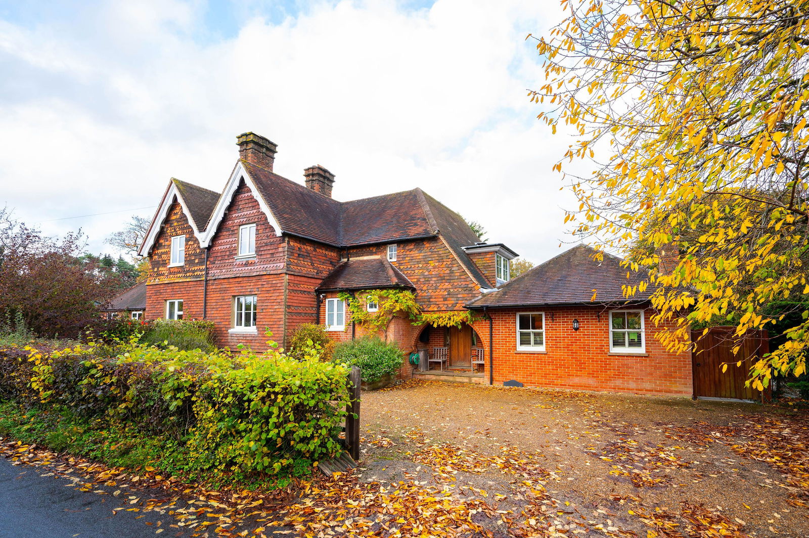 4 bed semi-detached house to rent in Chapel Lane, Bookham, KT23  - Property Image 1