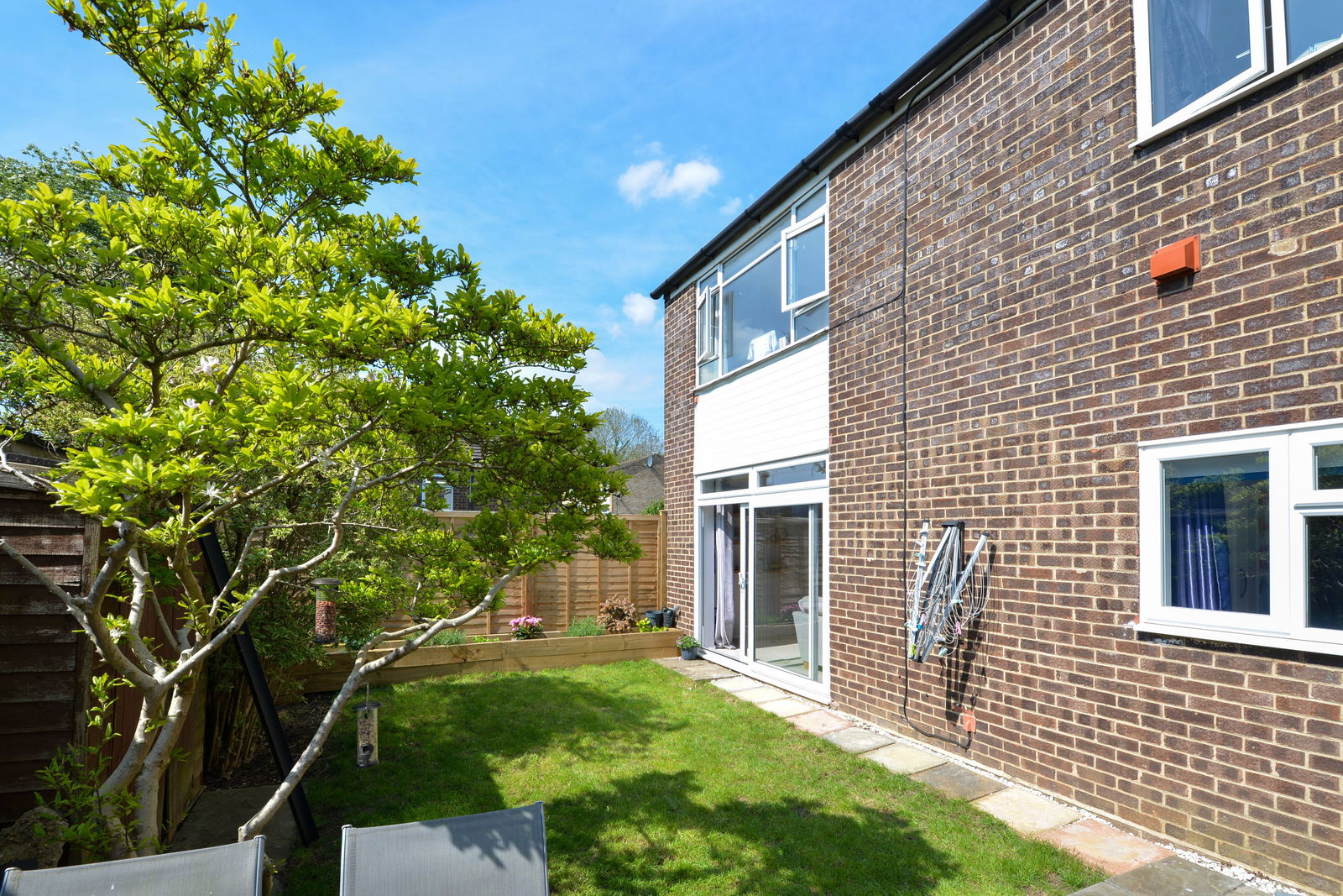 2 bed flat for sale in Elmswood, Leatherhead  - Property Image 1