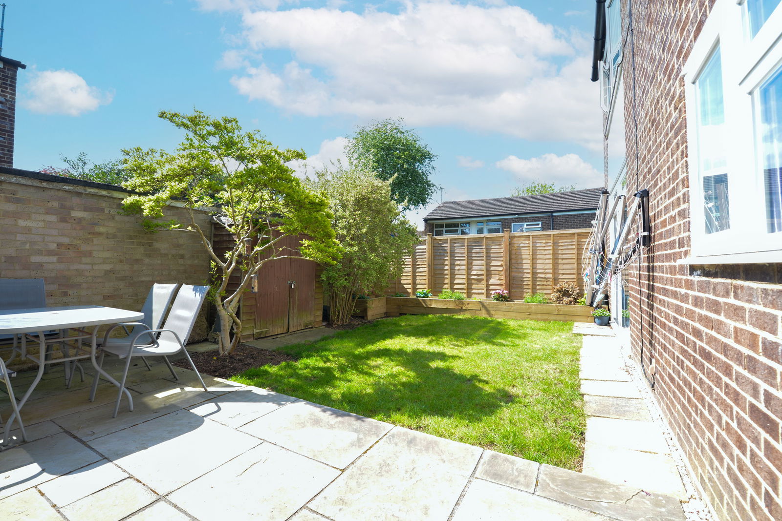 2 bed flat for sale in Elmswood, Leatherhead 3