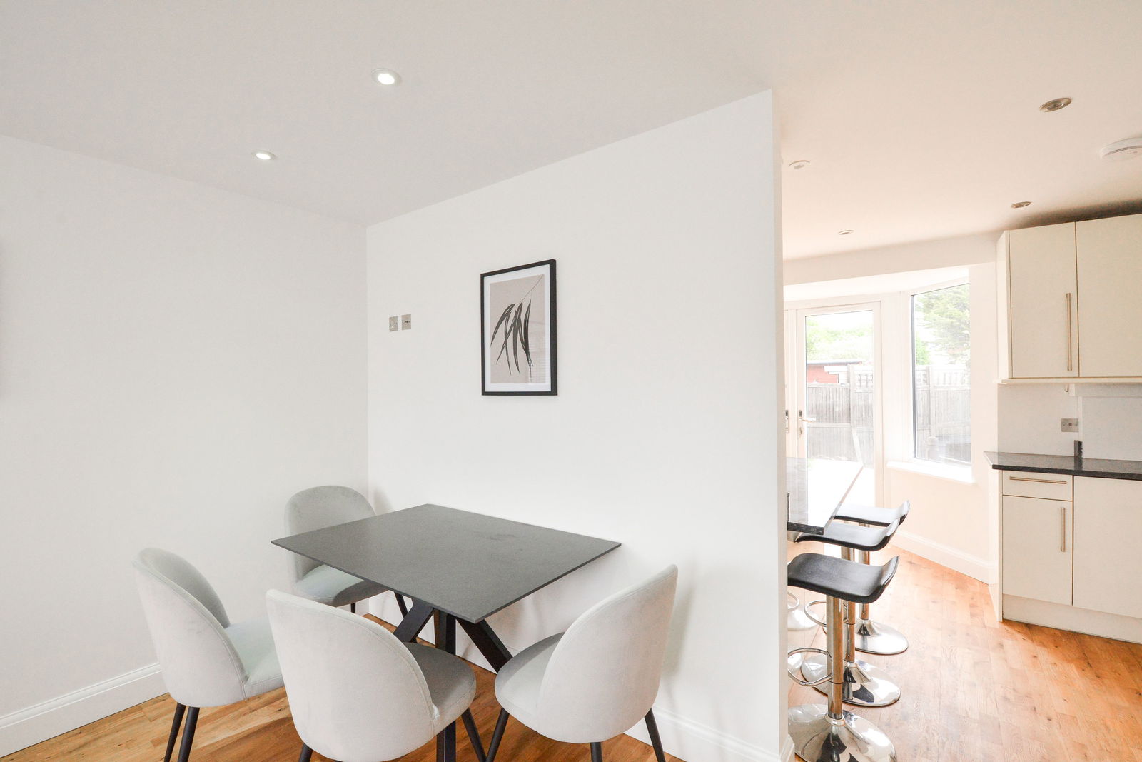 3 bed semi-detached house for sale in Windsor Avenue, Sutton  - Property Image 8