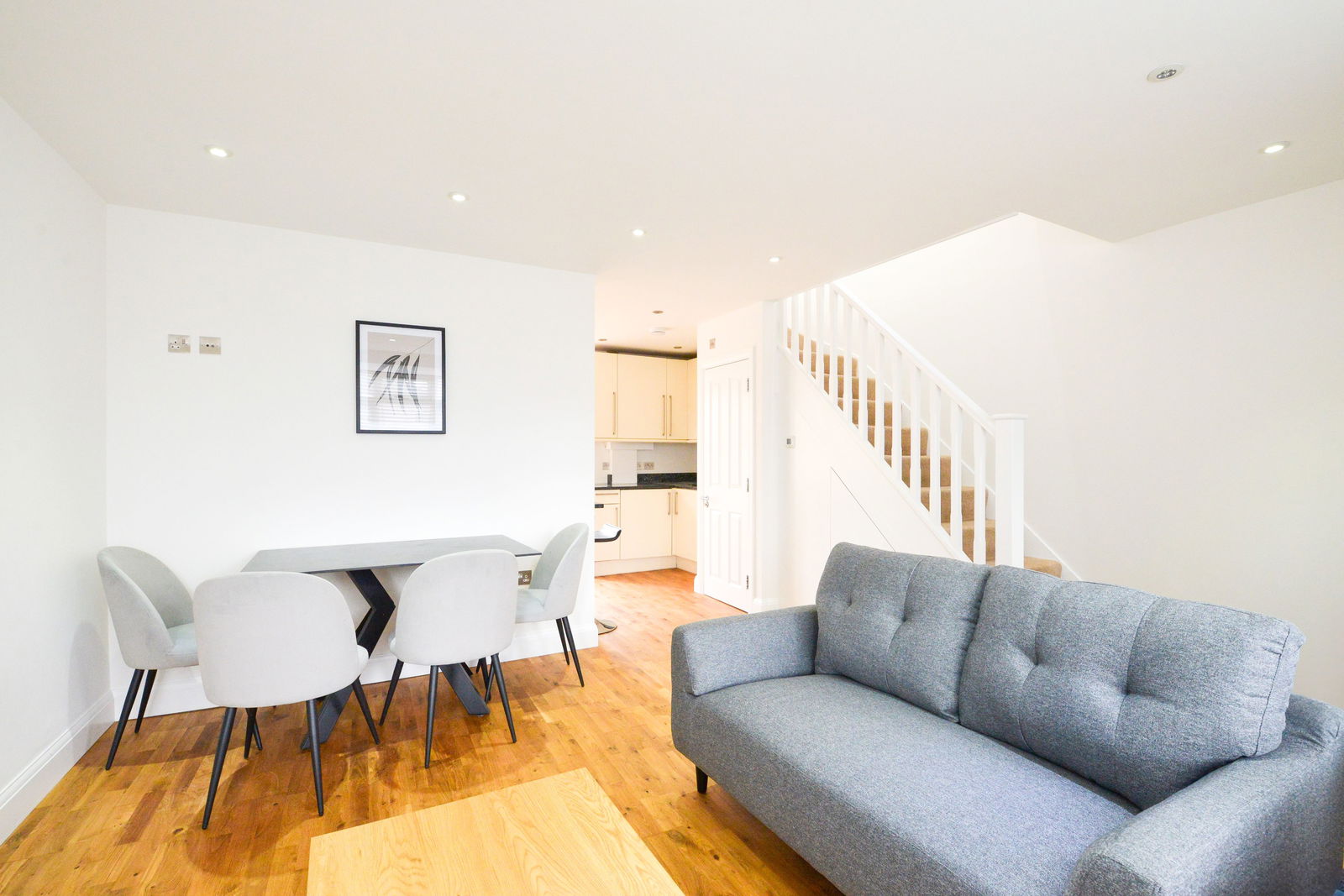 3 bed semi-detached house for sale in Windsor Avenue, Sutton  - Property Image 6