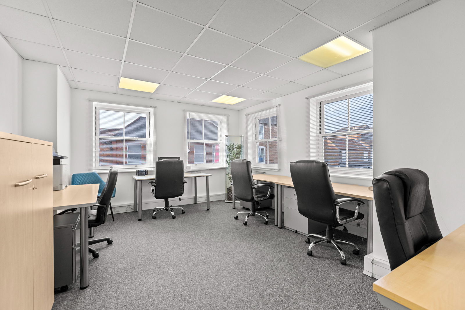 Commercial property to rent in High Street, Slough  - Property Image 5