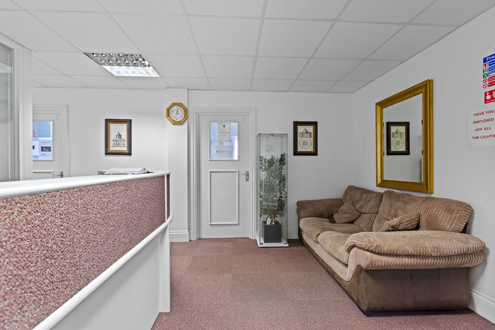 Commercial property to rent in High Street, Slough 18