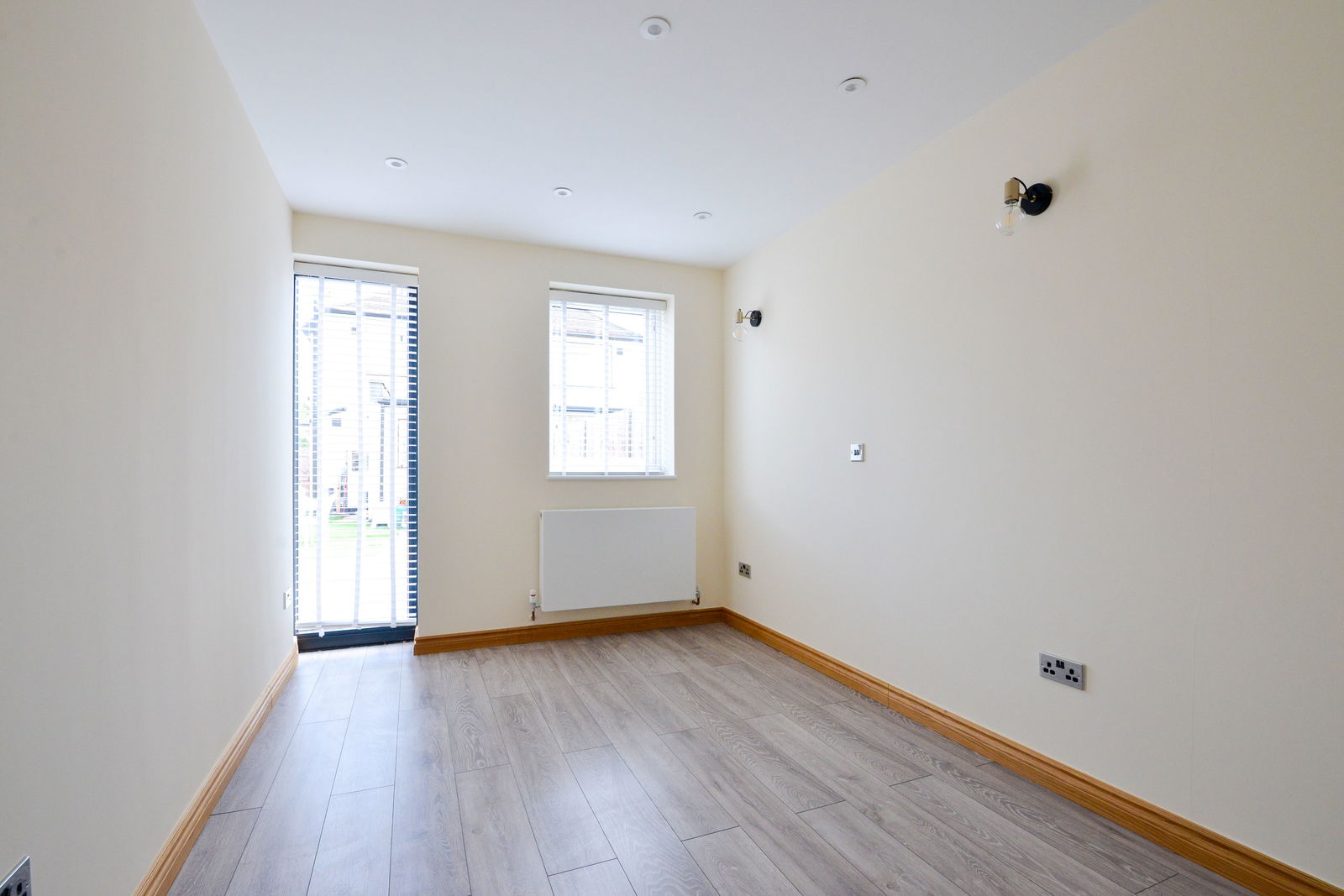 2 bed semi-detached house for sale in Oakcroft Road, Chessington, KT9  - Property Image 11