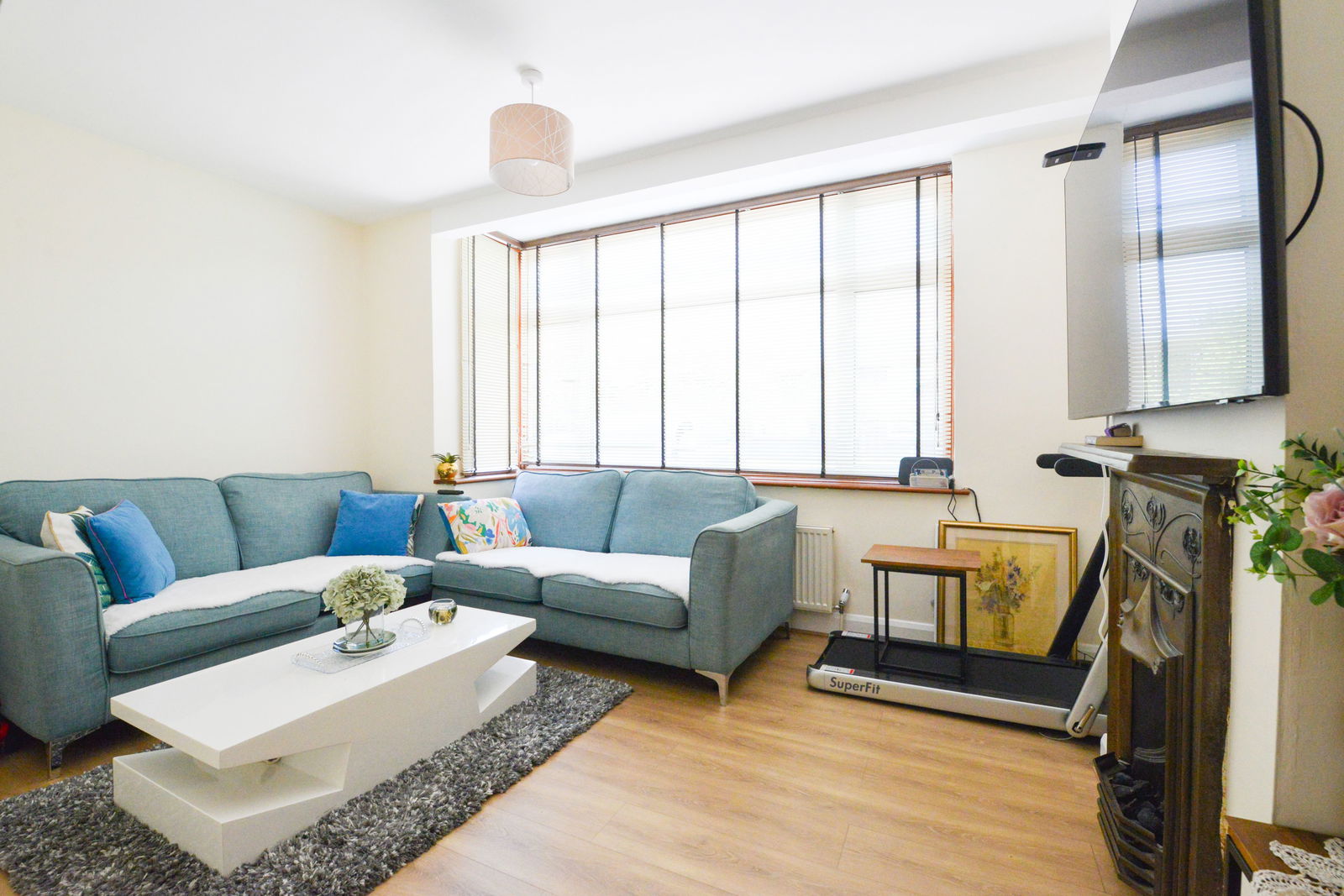 2 bed semi-detached house for sale in Oakcroft Road, Chessington, KT9  - Property Image 3