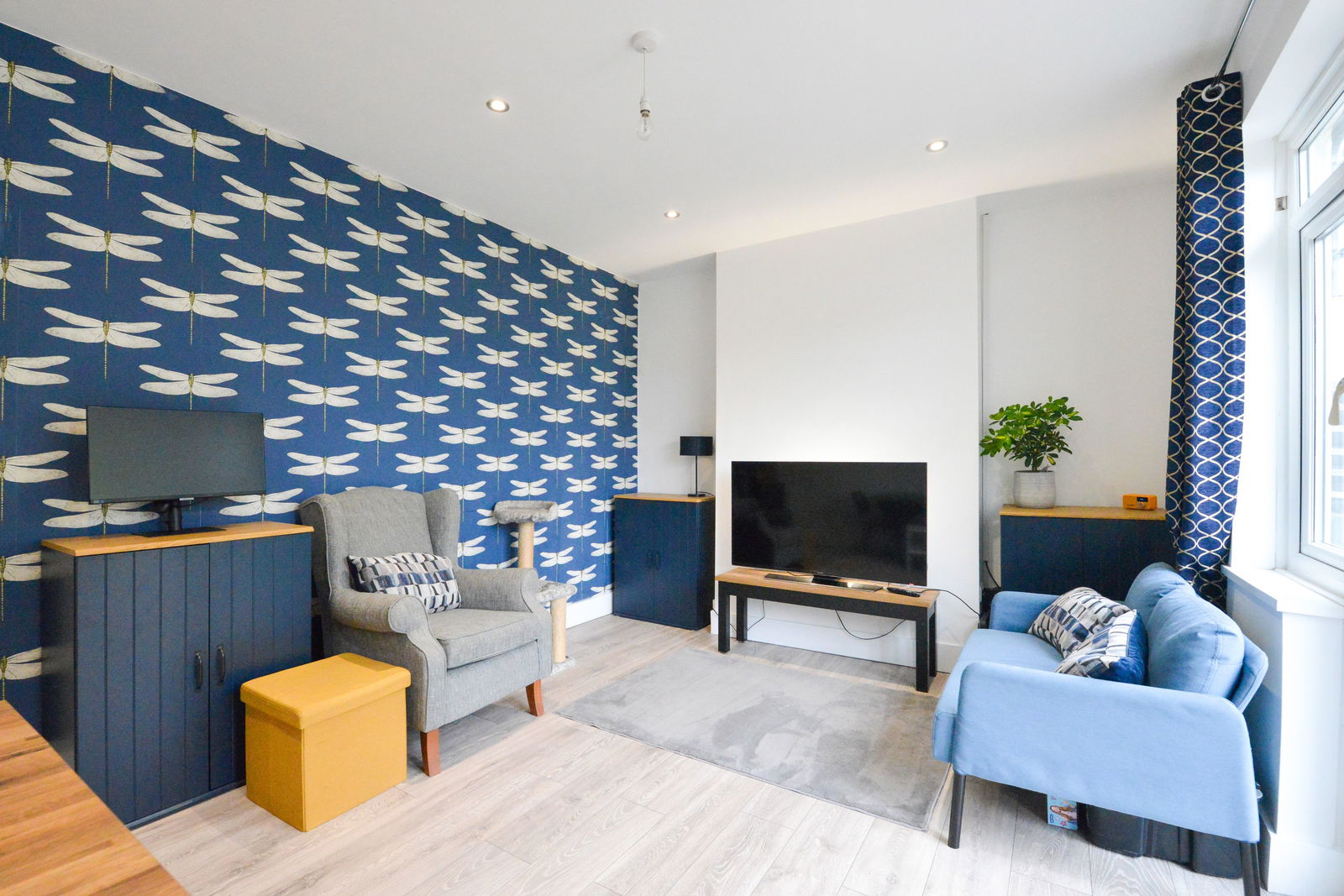 2 bed semi-detached bungalow for sale in Seaforth Gardens, Epsom, KT19  - Property Image 4