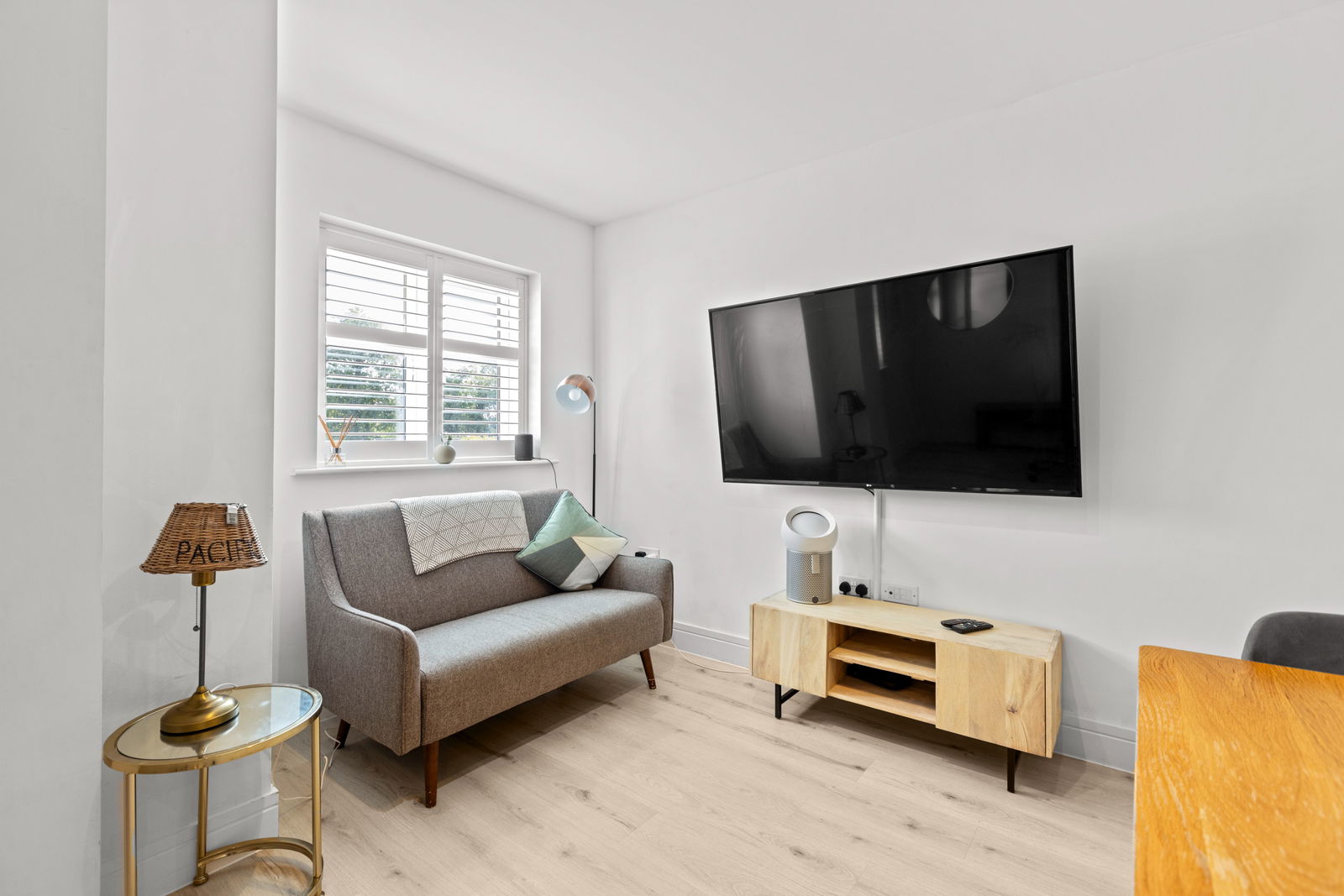 3 bed terraced house to rent in Consort Drive, Leatherhead, KT22  - Property Image 7