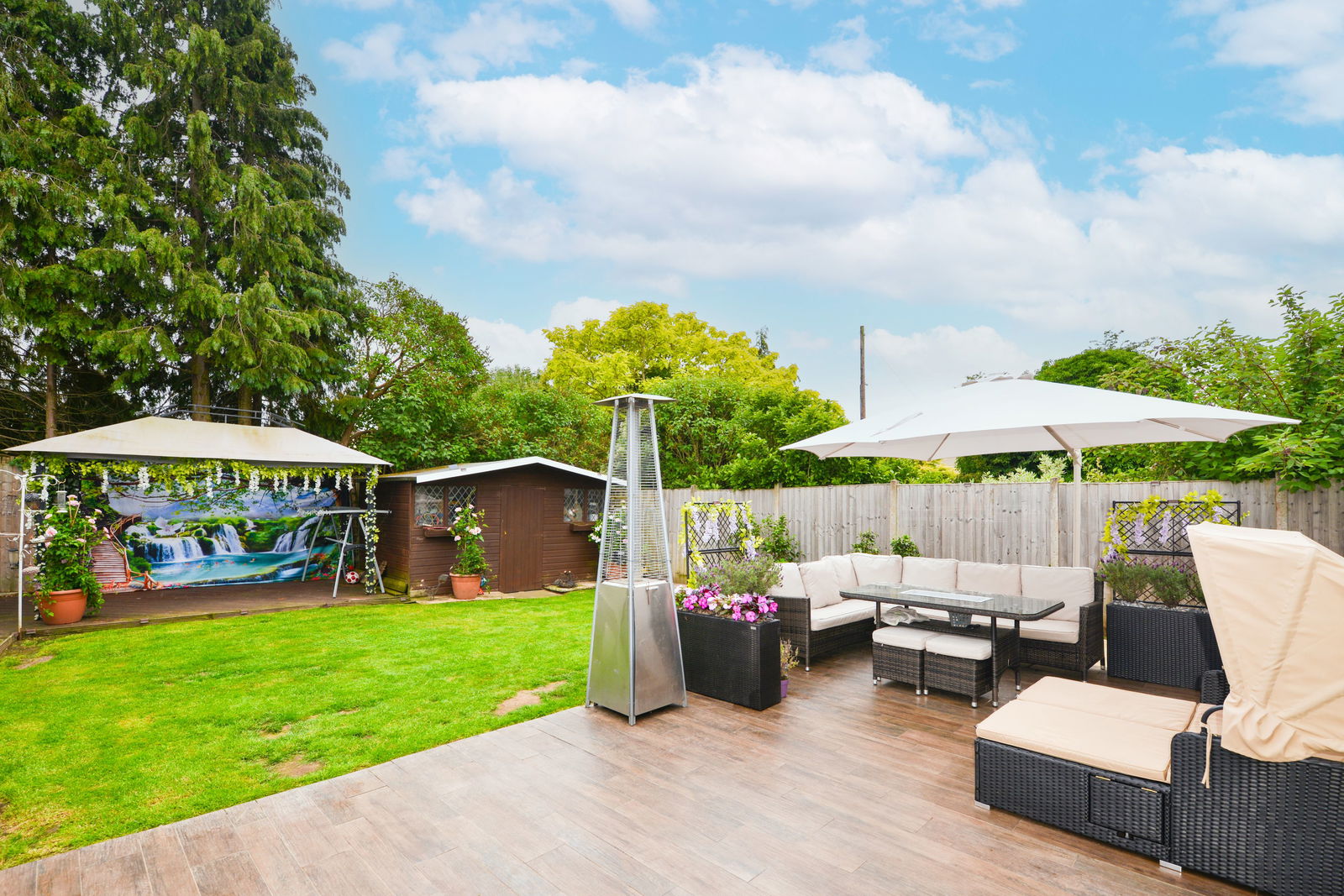 5 bed bungalow for sale in Green Lane, Staines-upon-thames  - Property Image 8