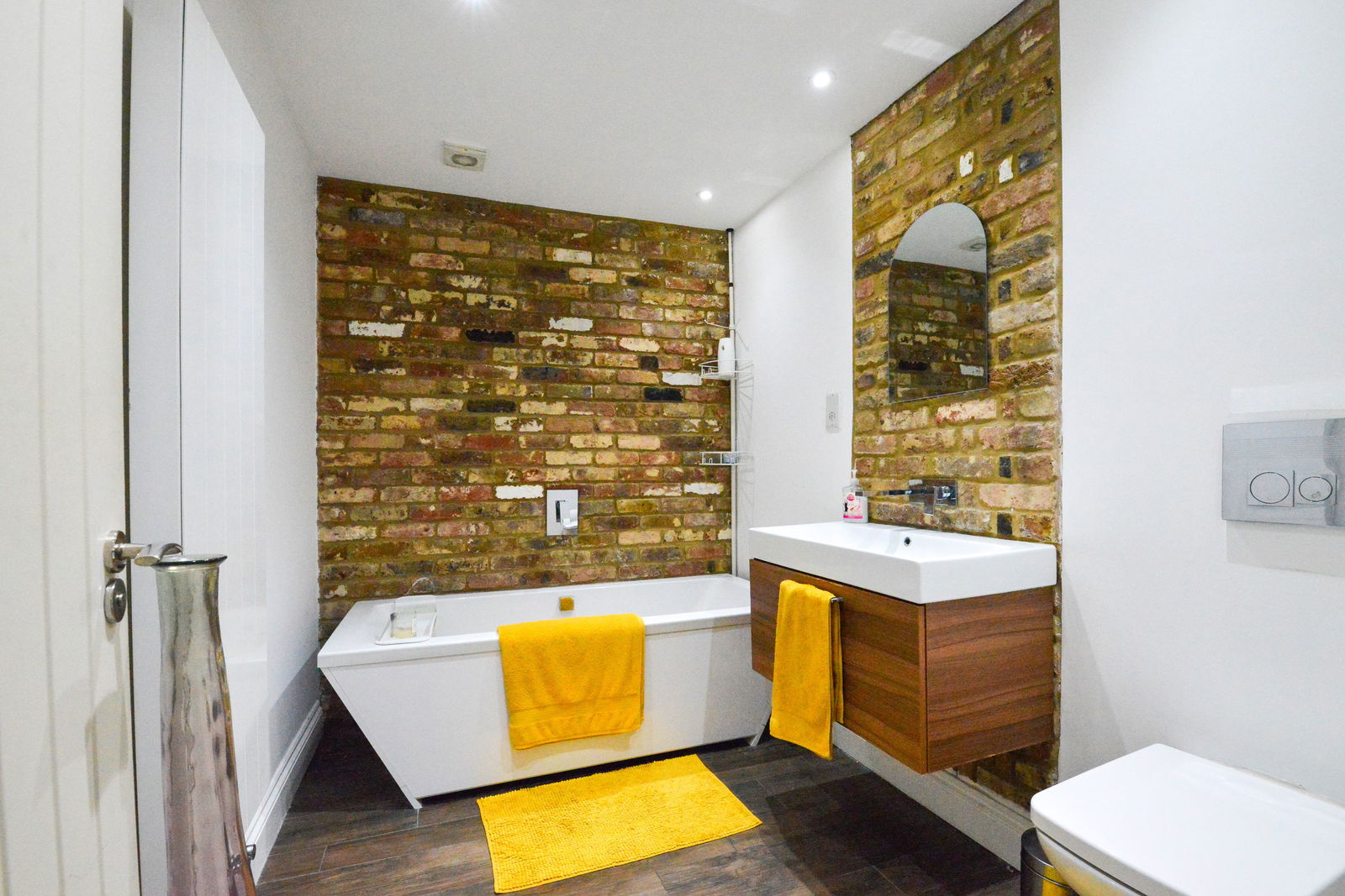 5 bed bungalow for sale in Green Lane, Staines-upon-thames  - Property Image 13