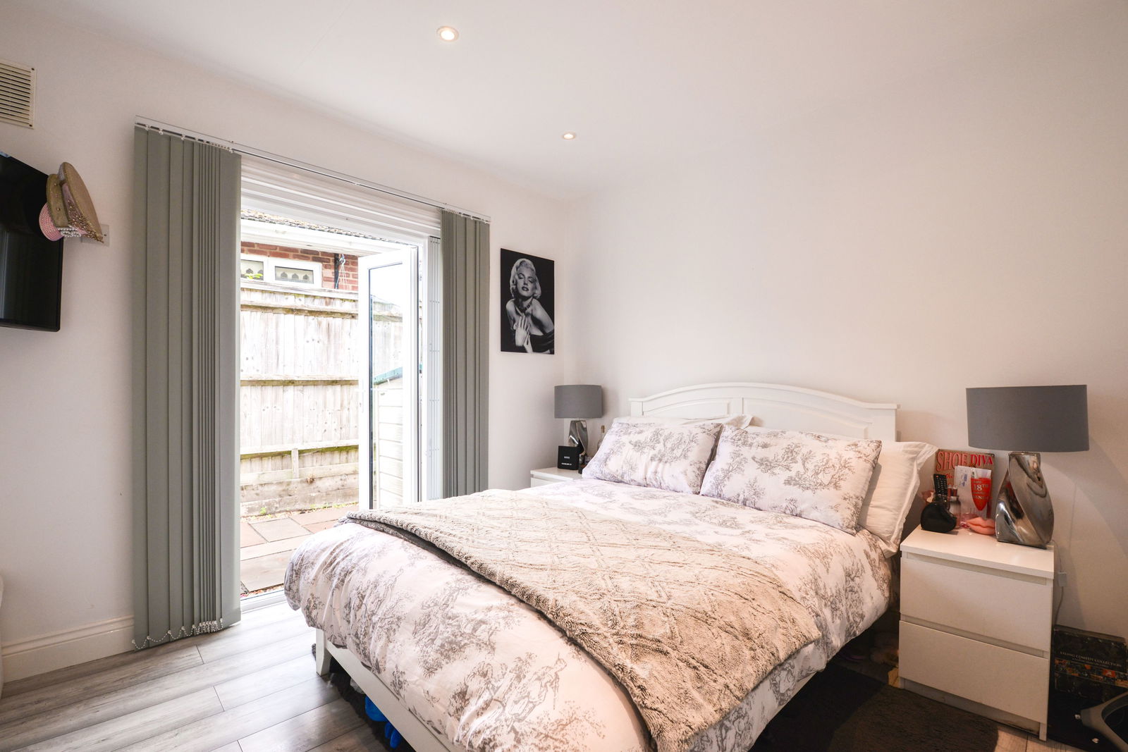 5 bed bungalow for sale in Green Lane, Staines-upon-thames  - Property Image 11