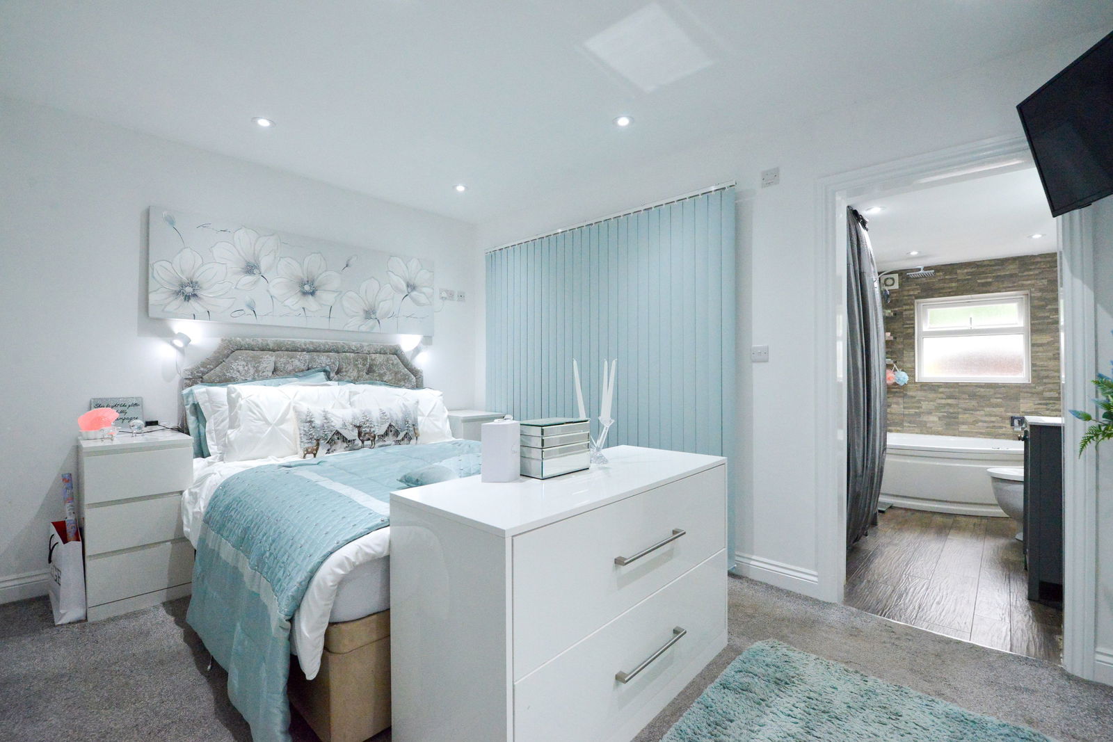 5 bed bungalow for sale in Green Lane, Staines-upon-thames  - Property Image 9