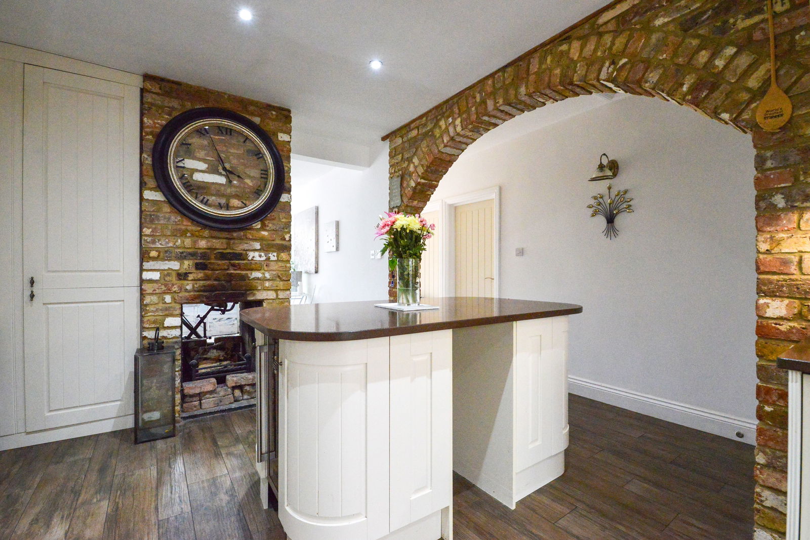 5 bed bungalow for sale in Green Lane, Staines-upon-thames  - Property Image 3