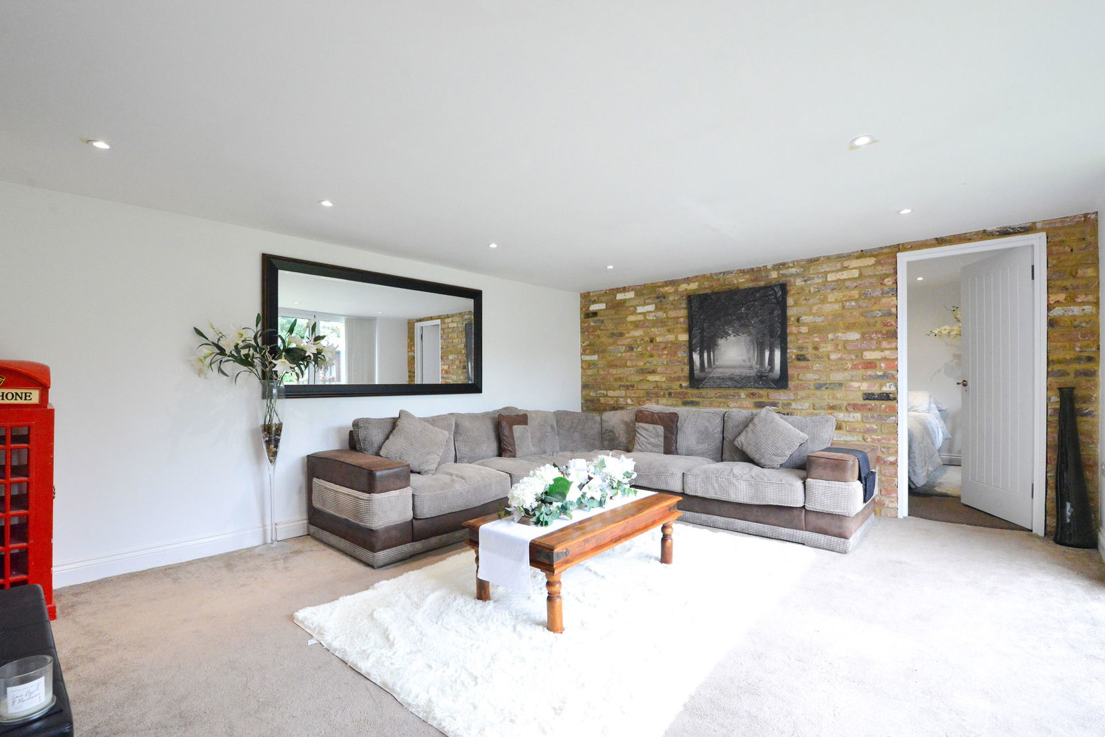 5 bed bungalow for sale in Green Lane, Staines-upon-thames  - Property Image 15