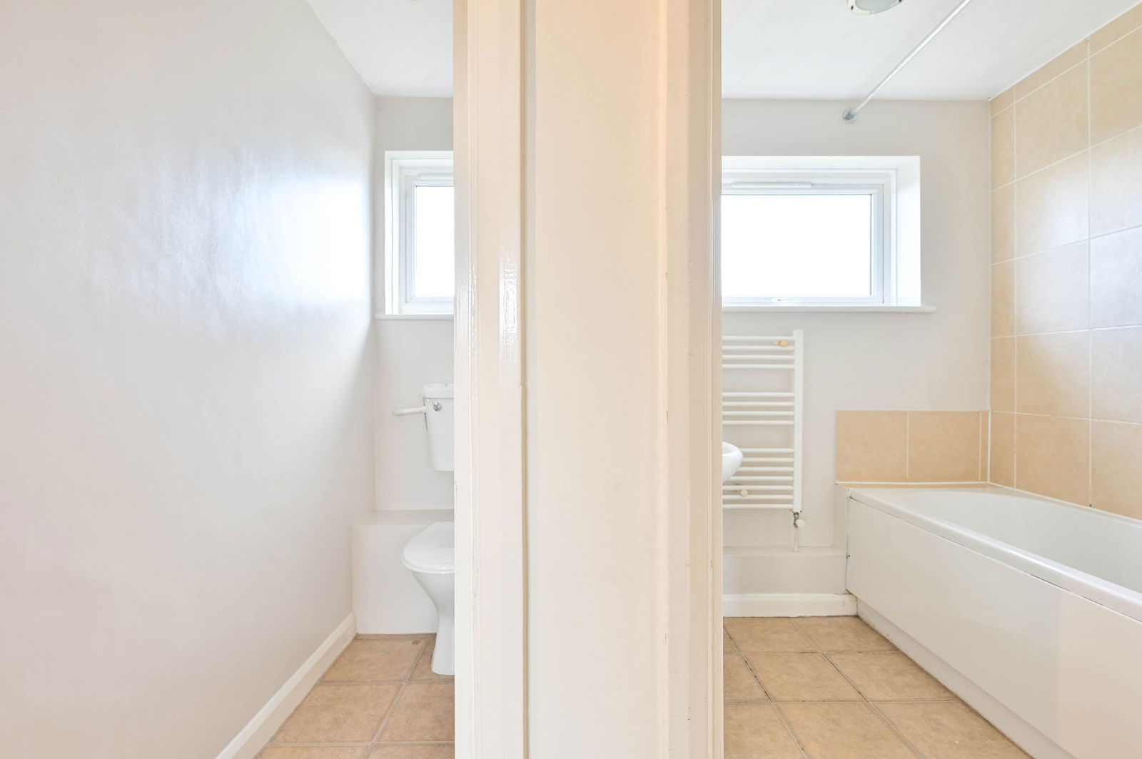 2 bed flat for sale in Windsor Close, Guildford, GU2  - Property Image 9