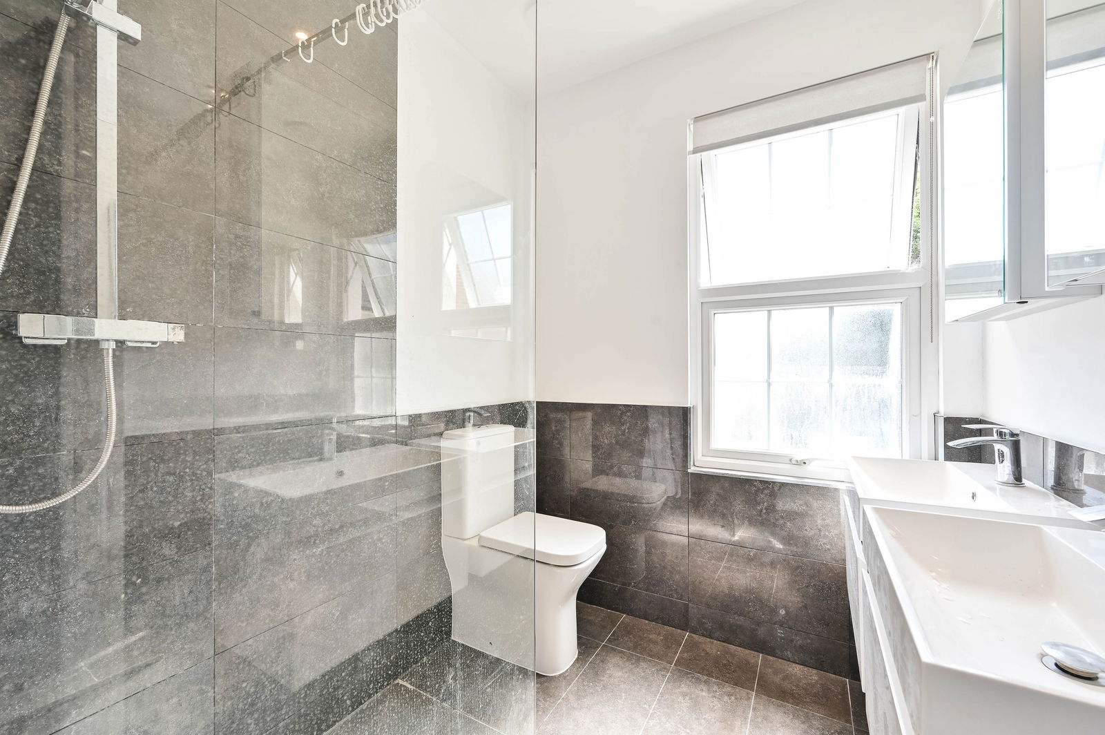 4 bed detached house for sale in Victoria Road, Guildford  - Property Image 16