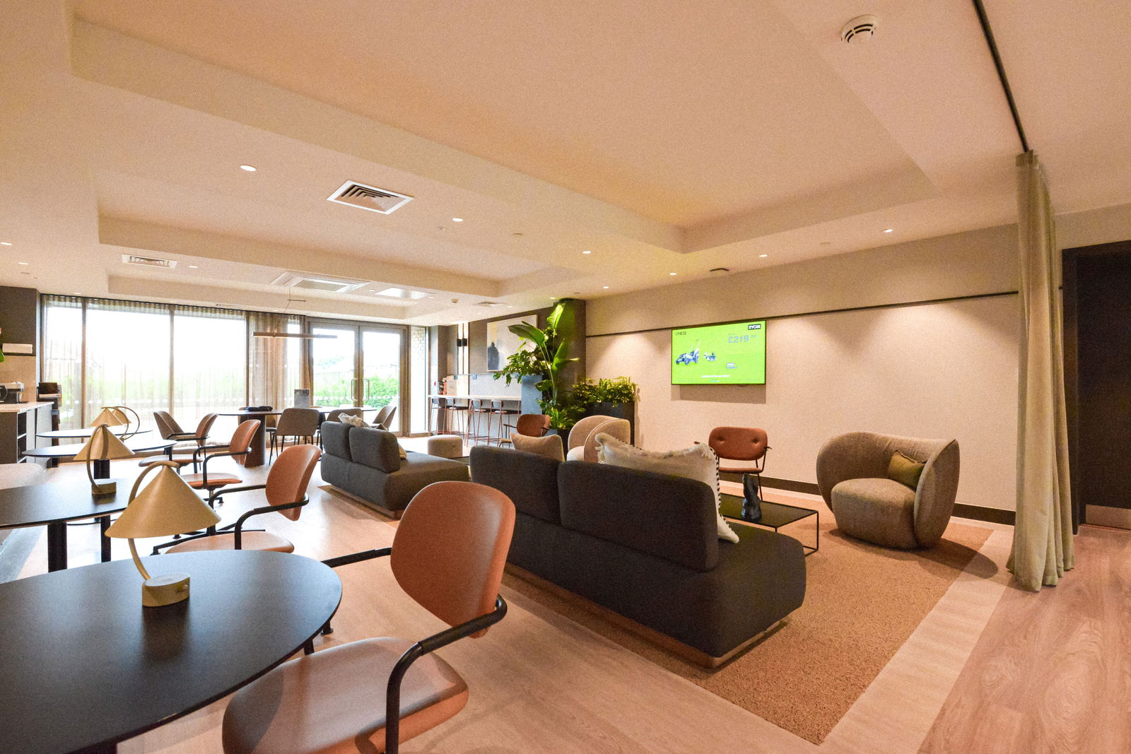 1 bed flat to rent in Randalls Way, Leatherhead  - Property Image 11