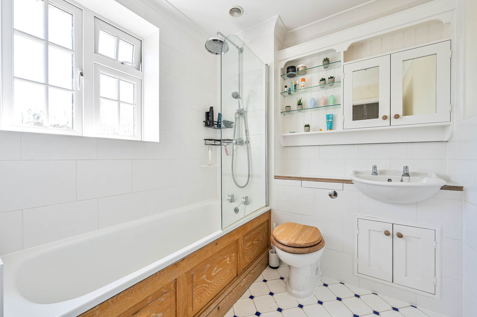 3 bed detached house for sale in Ockham Road South, East Horsley, KT24  - Property Image 25