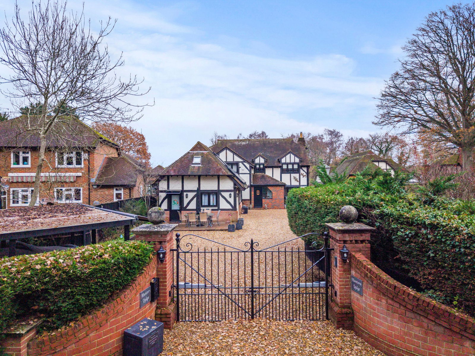 5 bed detached house to rent in Fenns Lane, West End, Woking, GU24  - Property Image 1