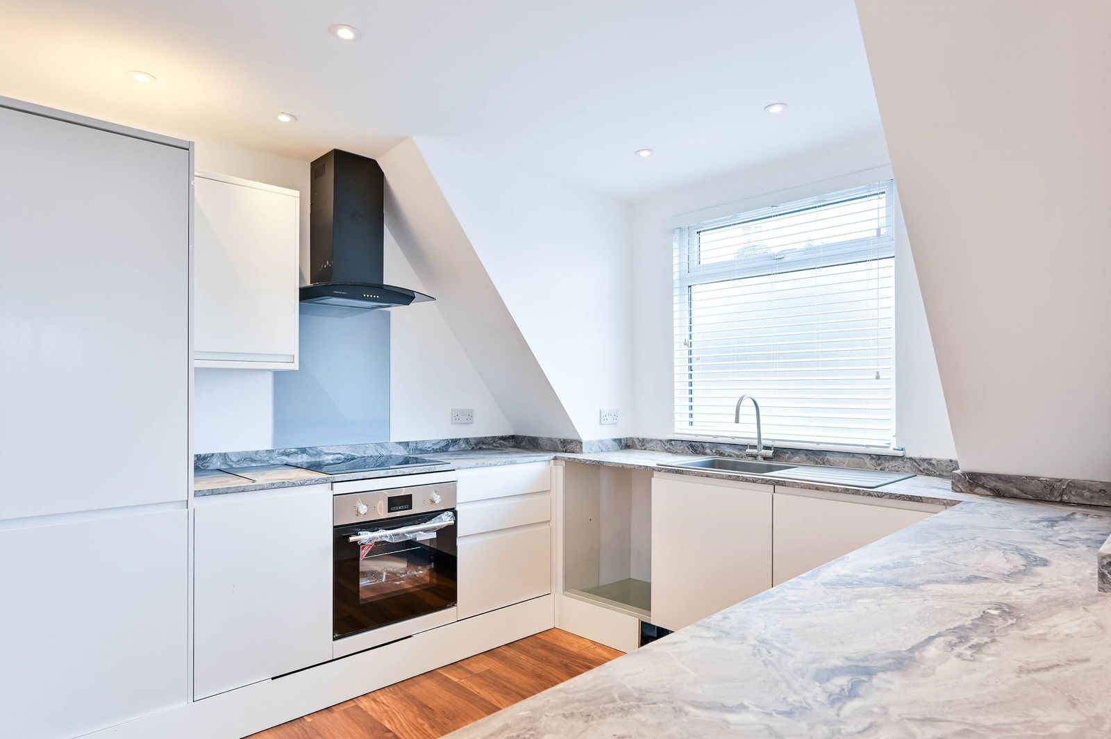 3 bed penthouse to rent in Epsom Road, Epsom, KT17  - Property Image 6