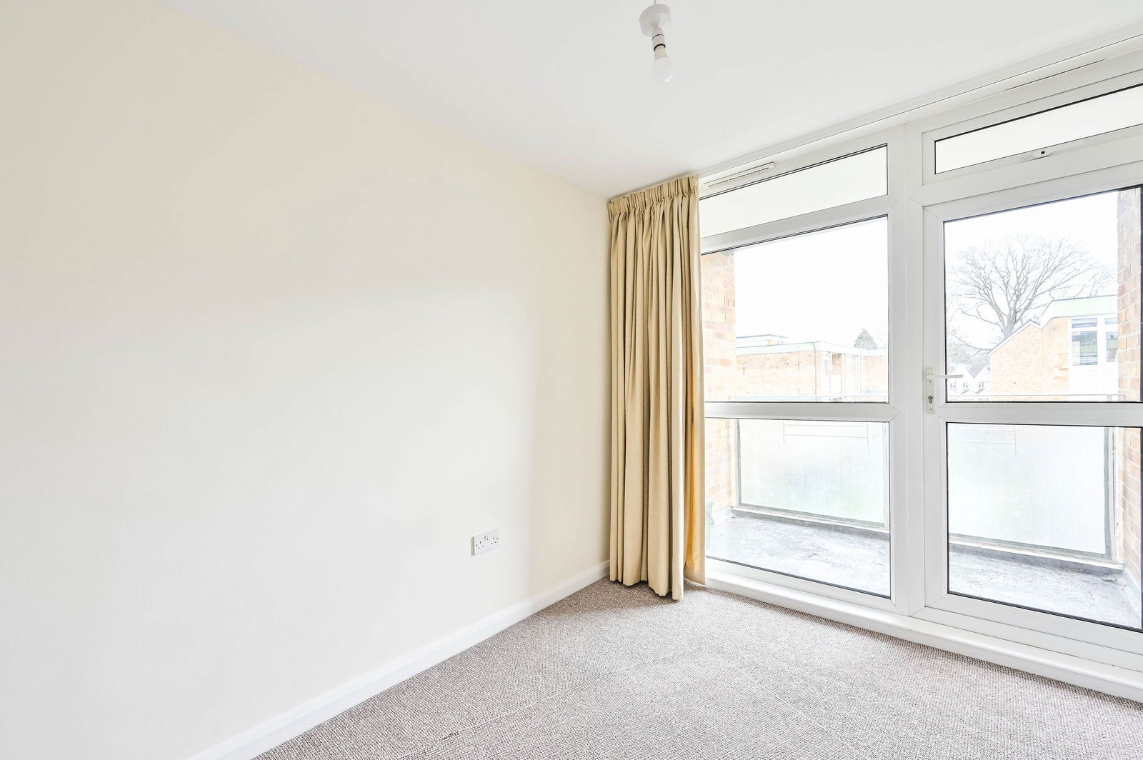 3 bed flat to rent in Chobham Road, Woking, GU21  - Property Image 9