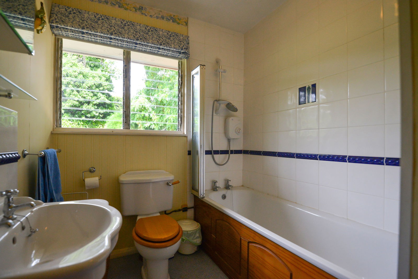 3 bed bungalow for sale in Little Bookham Street, Bookham, KT23  - Property Image 18