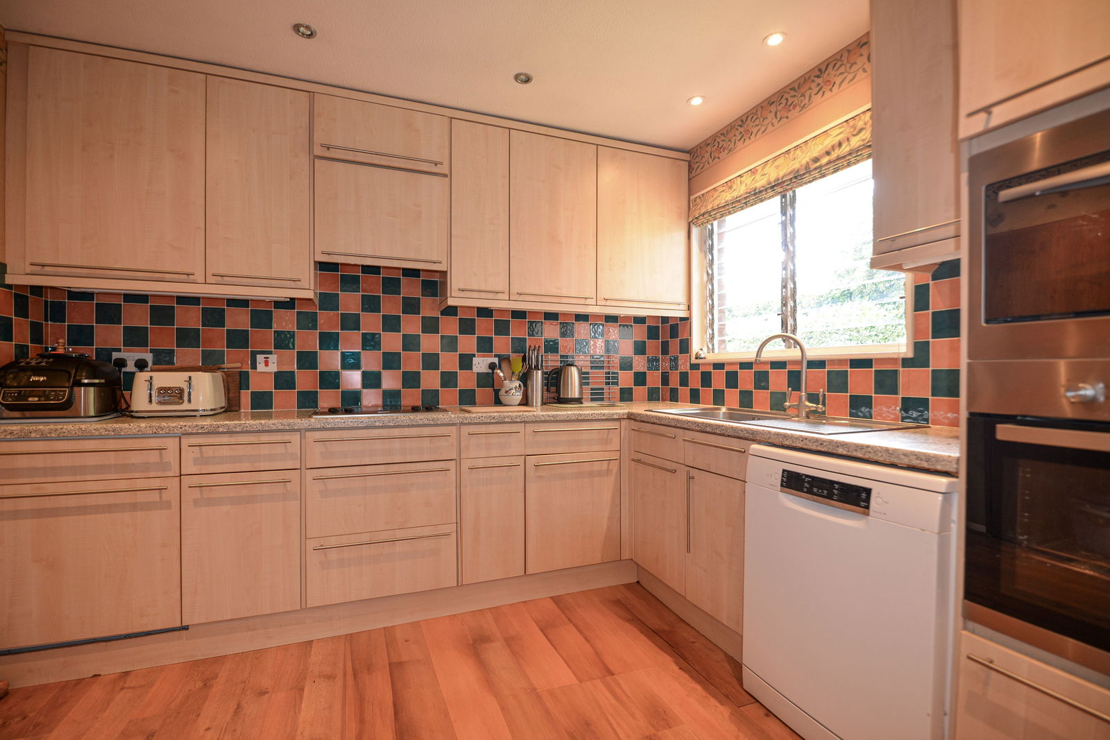 3 bed bungalow for sale in Little Bookham Street, Bookham, KT23  - Property Image 11