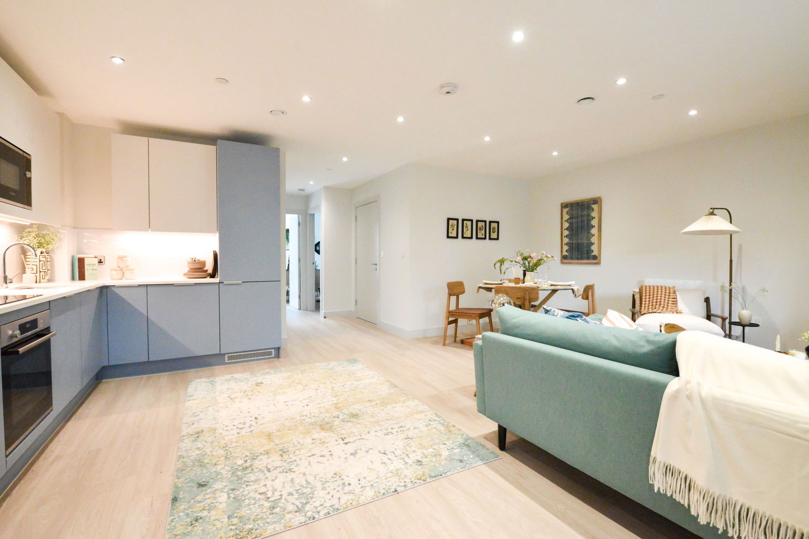 2 bed flat to rent in Randalls Way, Leatherhead, KT22  - Property Image 5