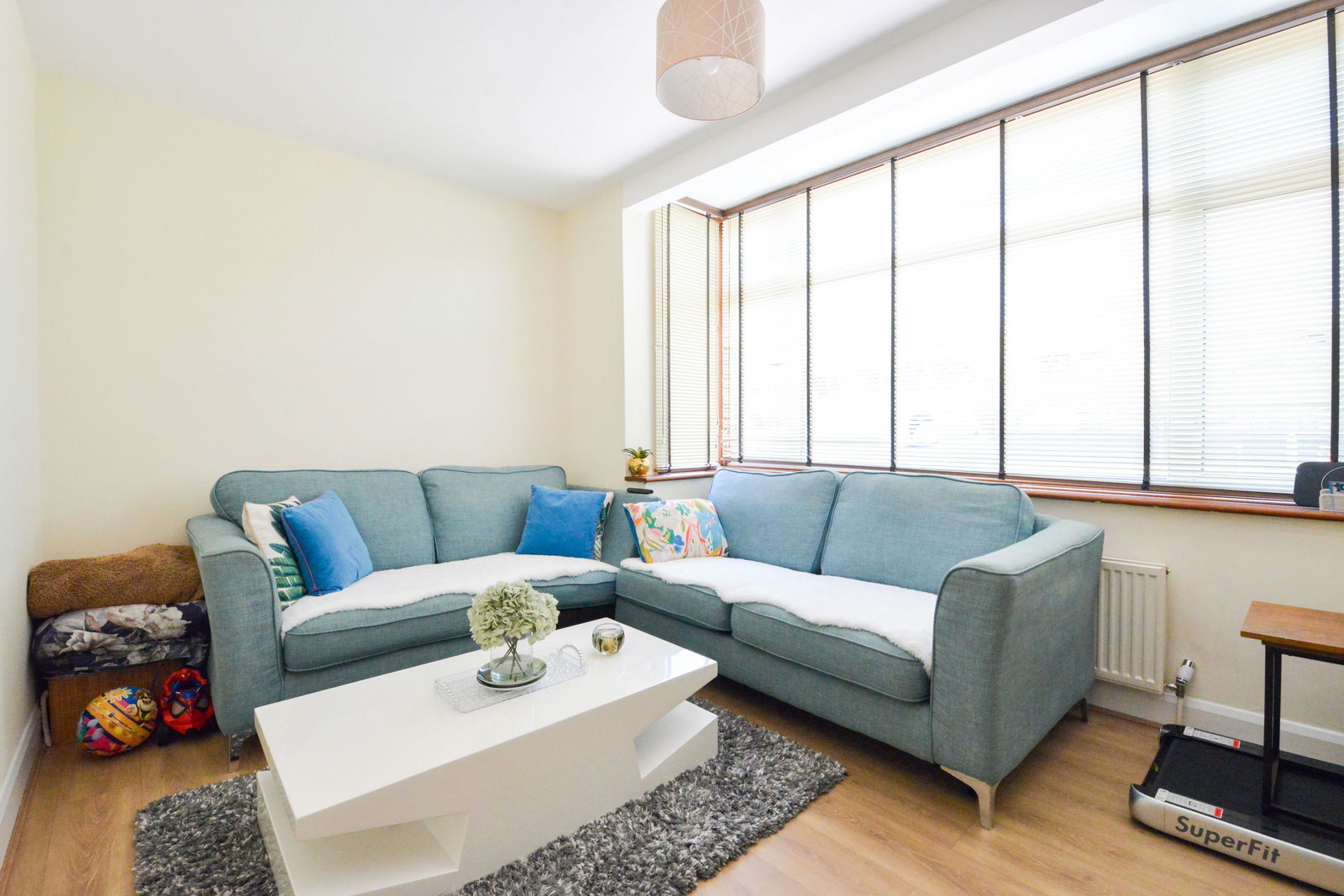 3 bed semi-detached house to rent in Oakcroft Road, Chessington, KT9  - Property Image 2