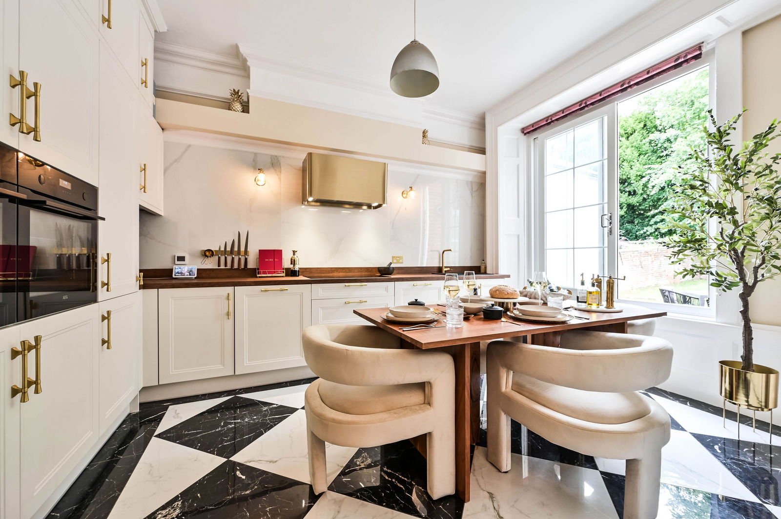 2 bed maisonette for sale in Waterden Road, Guildford  - Property Image 3