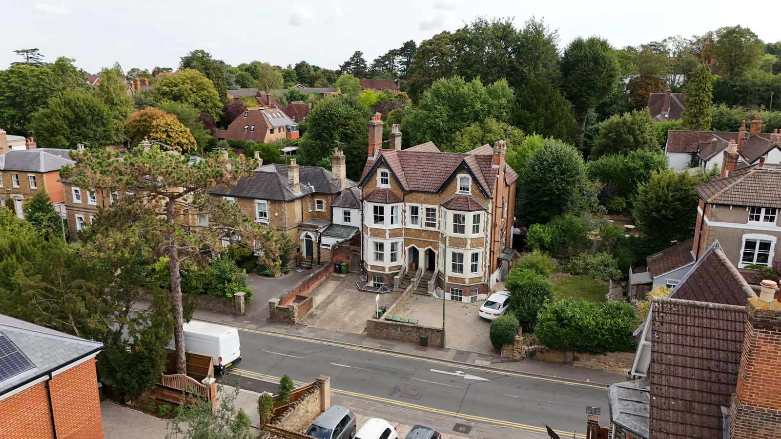 2 bed maisonette for sale in Waterden Road, Guildford  - Property Image 1
