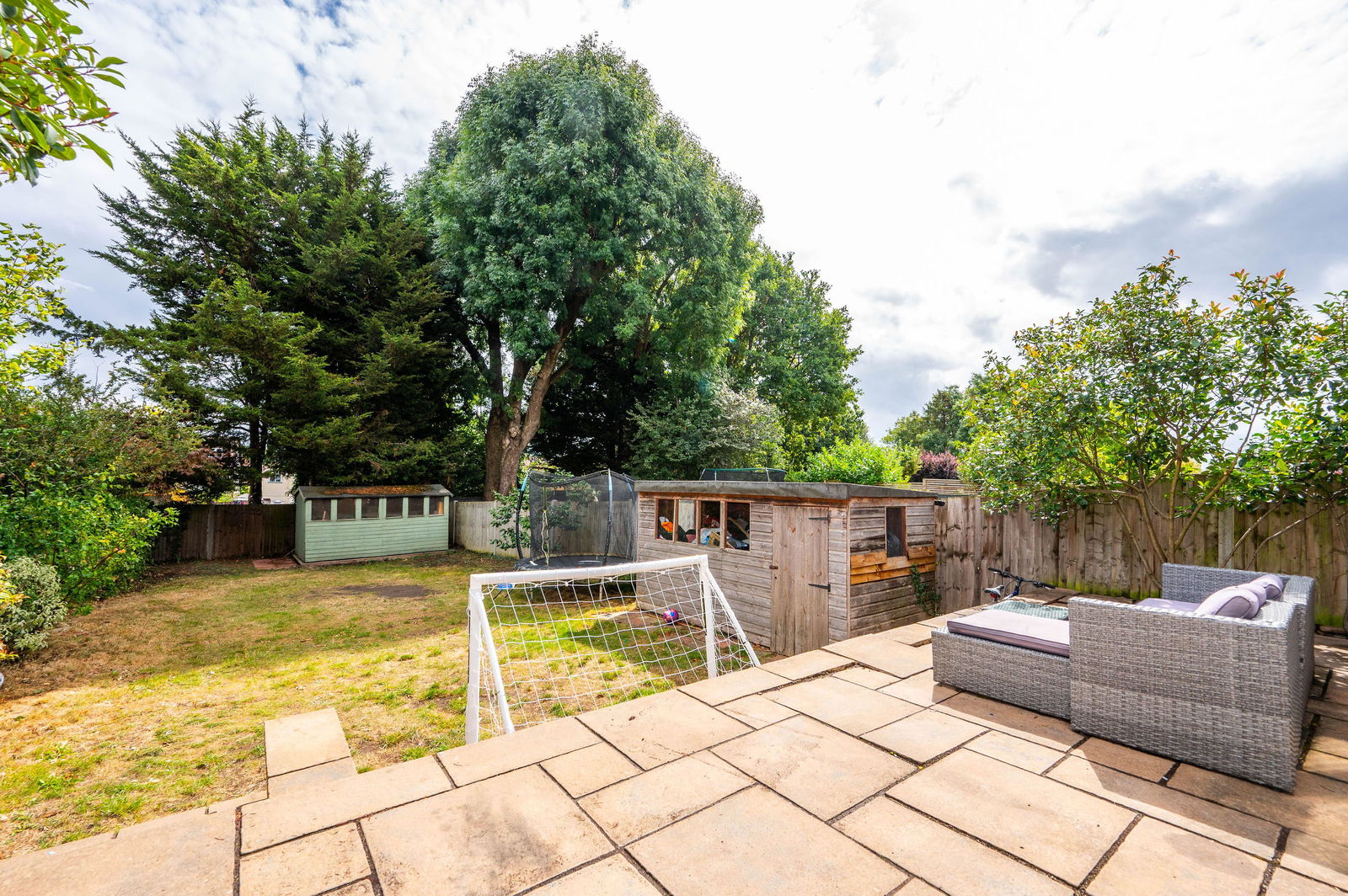 5 bed detached house for sale in Chiltern Drive, Surbiton  - Property Image 11