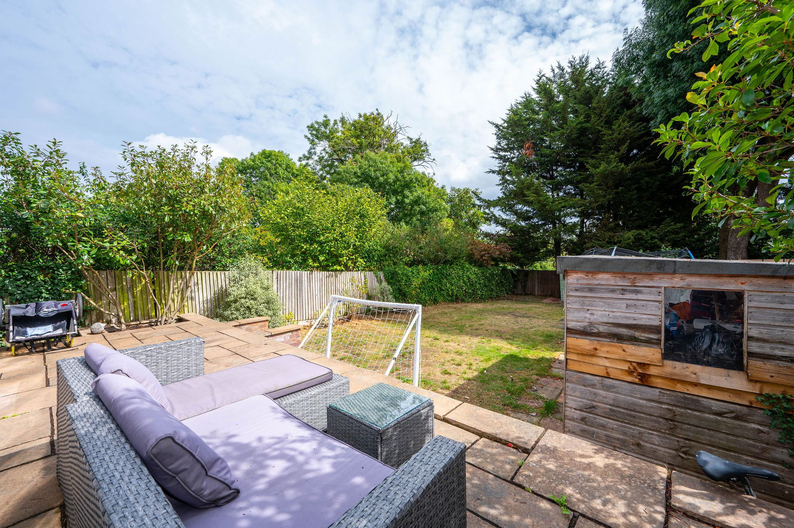 5 bed detached house for sale in Chiltern Drive, Surbiton  - Property Image 12