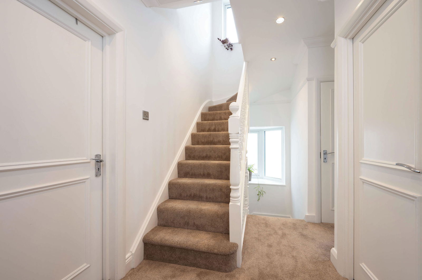 5 bed detached house for sale in Chiltern Drive, Surbiton  - Property Image 17