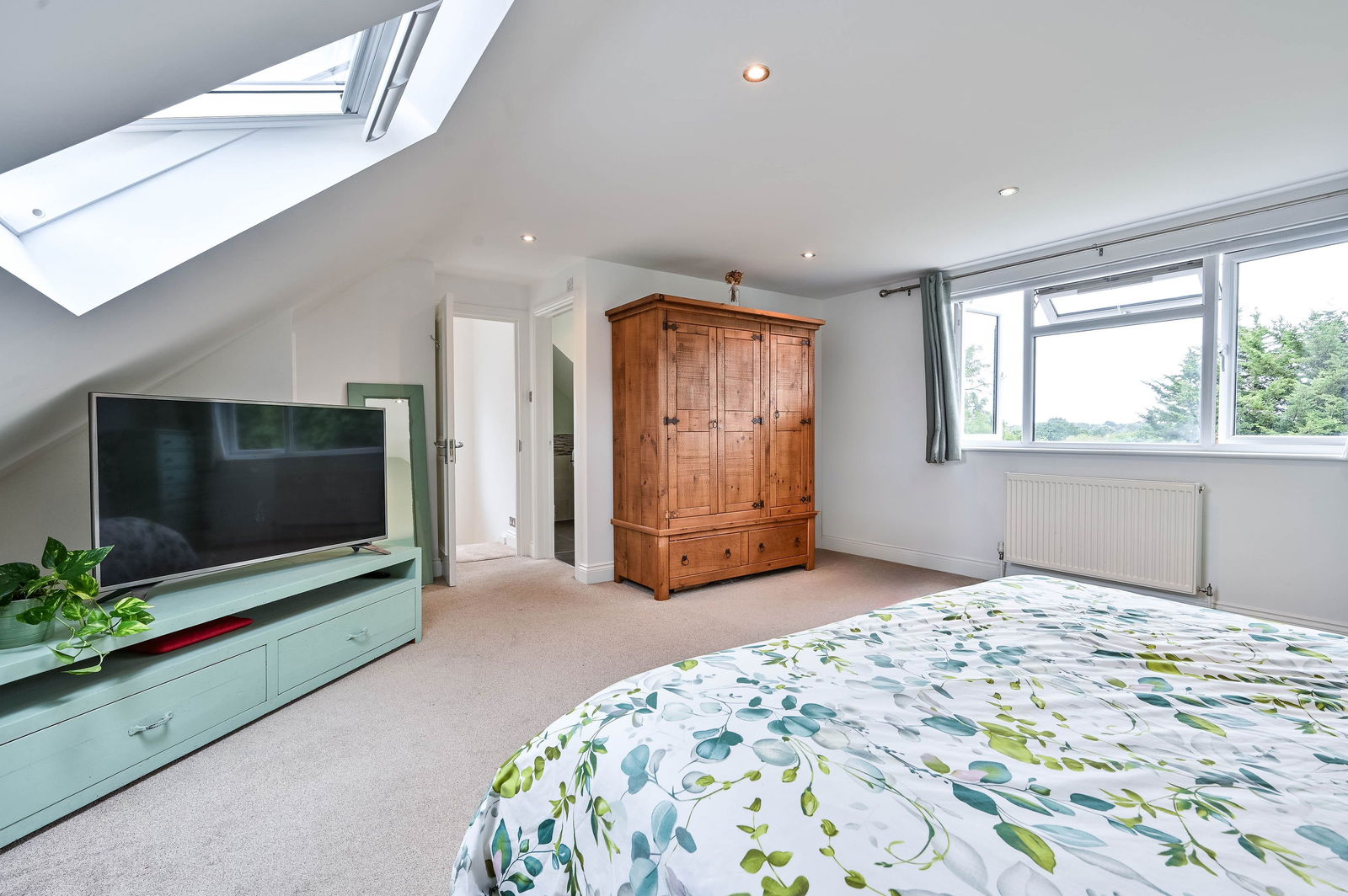 5 bed detached house for sale in Chiltern Drive, Surbiton 12