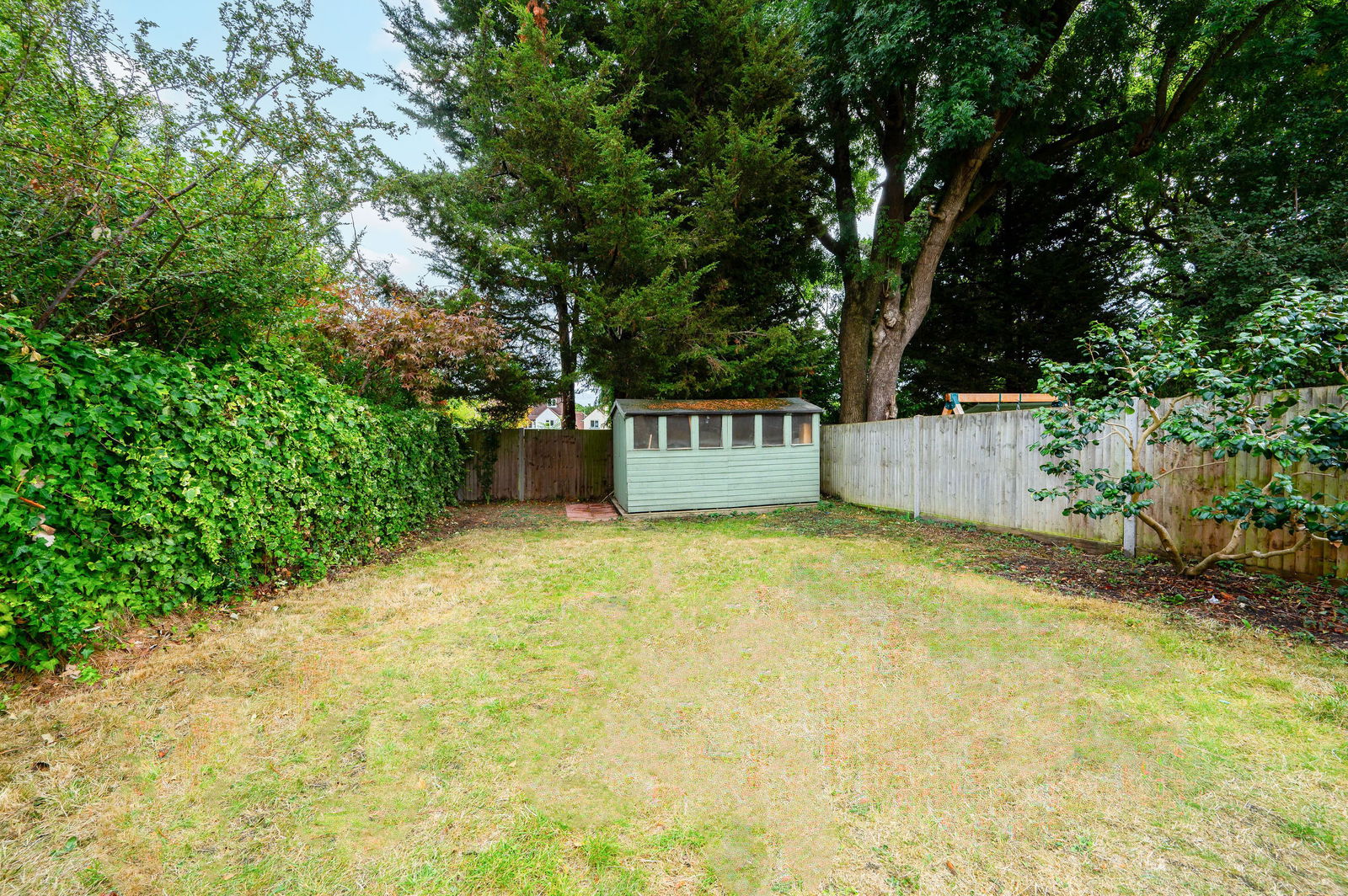 5 bed detached house for sale in Chiltern Drive, Surbiton 9