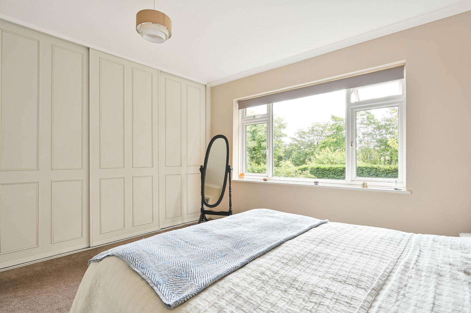 2 bed flat for sale in Lindfield Gardens, Guildford  - Property Image 7
