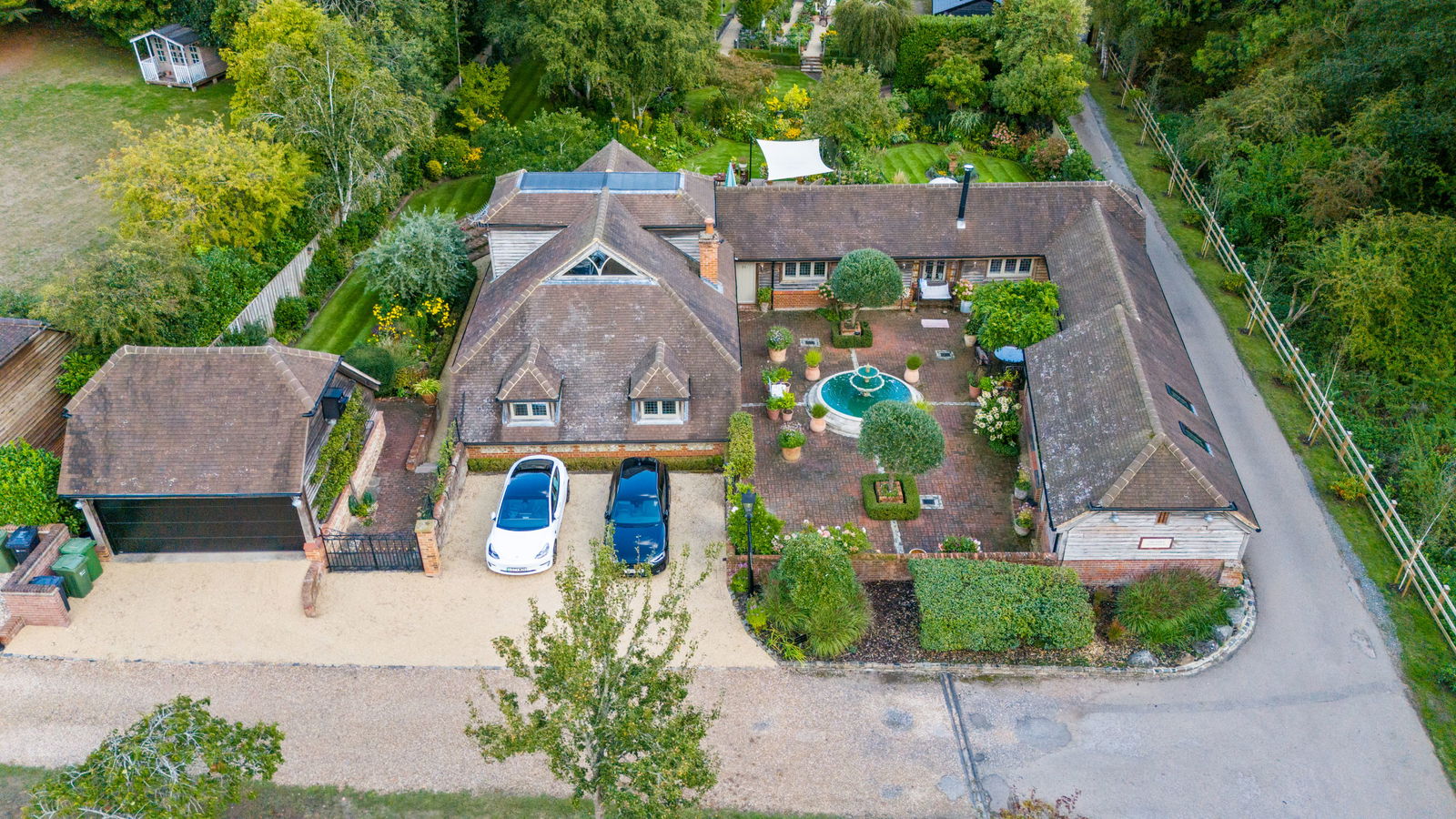 4 bed detached house for sale in The Barn, Monkshatch, Off Down Lane, Guildford, GU3 1DL  - Property Image 61